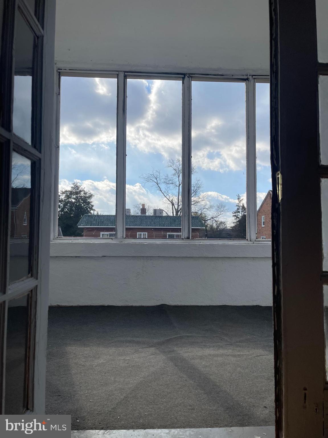 PARADISE - Residential Lease