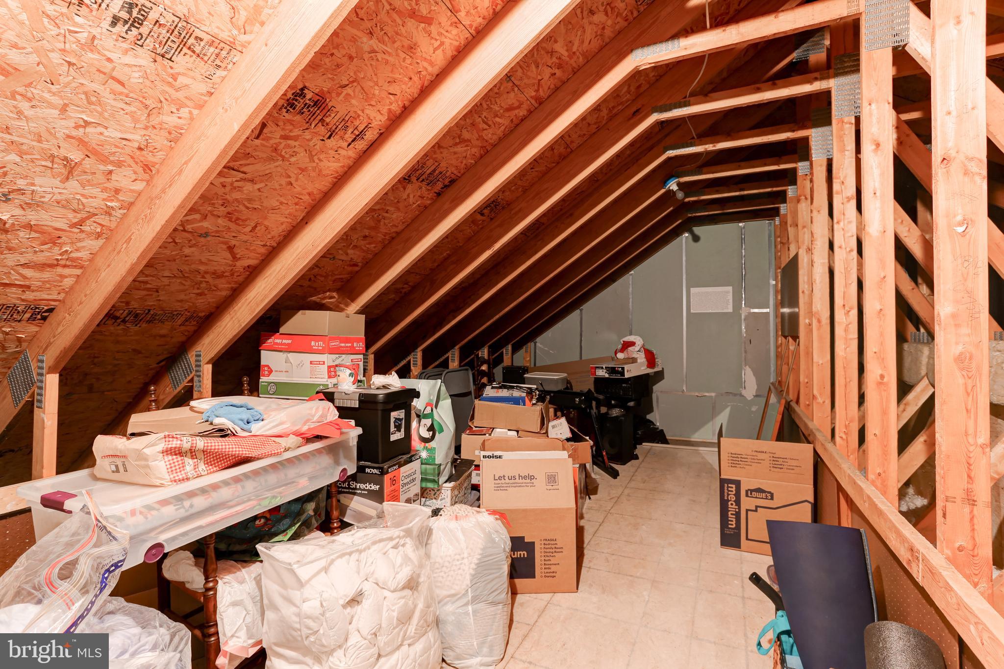 MELBOURNE PLACE - Residential