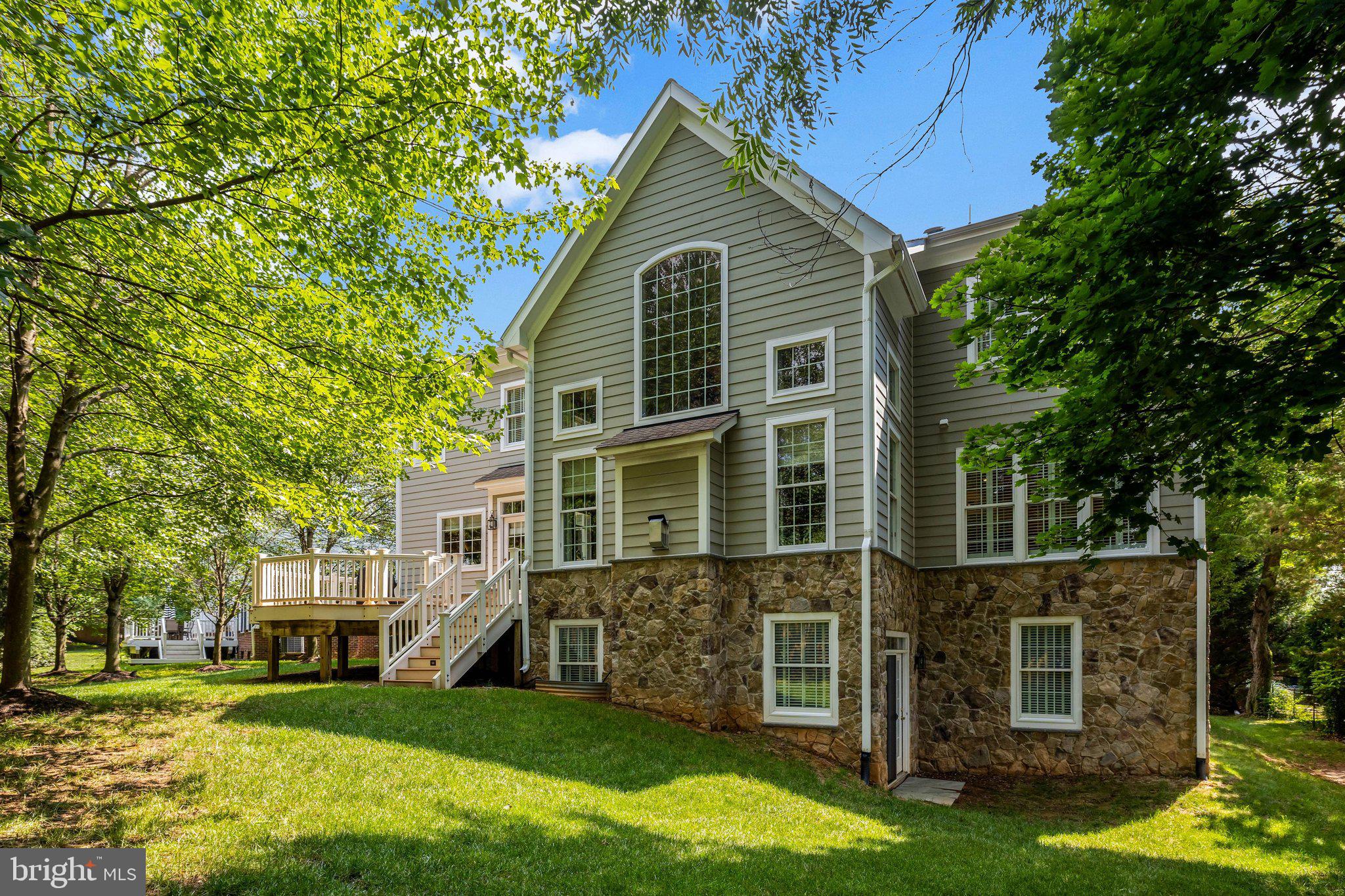 513 JOHN MARSHALL DRIVE NE