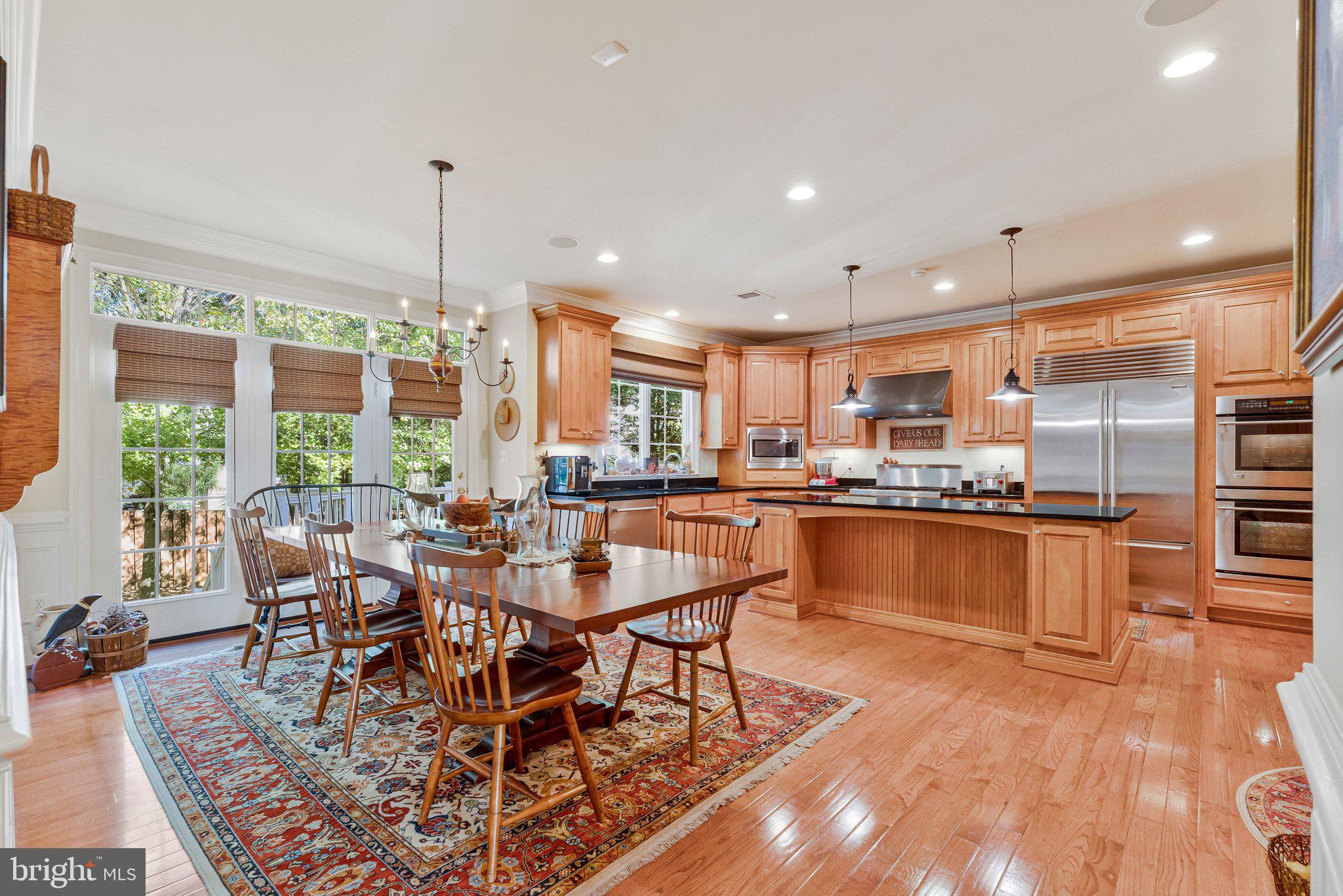 513 JOHN MARSHALL DRIVE NE