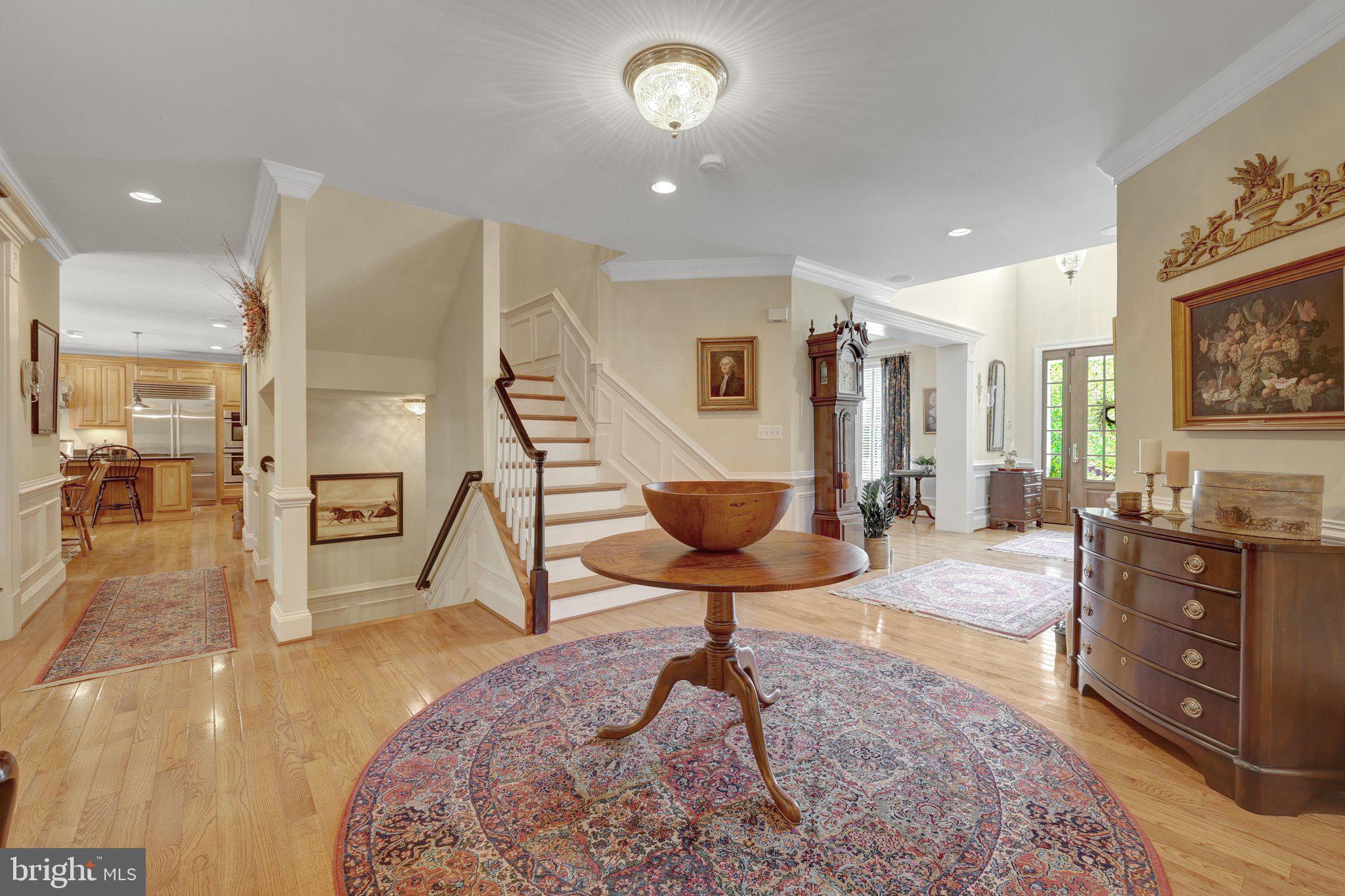 513 JOHN MARSHALL DRIVE NE
