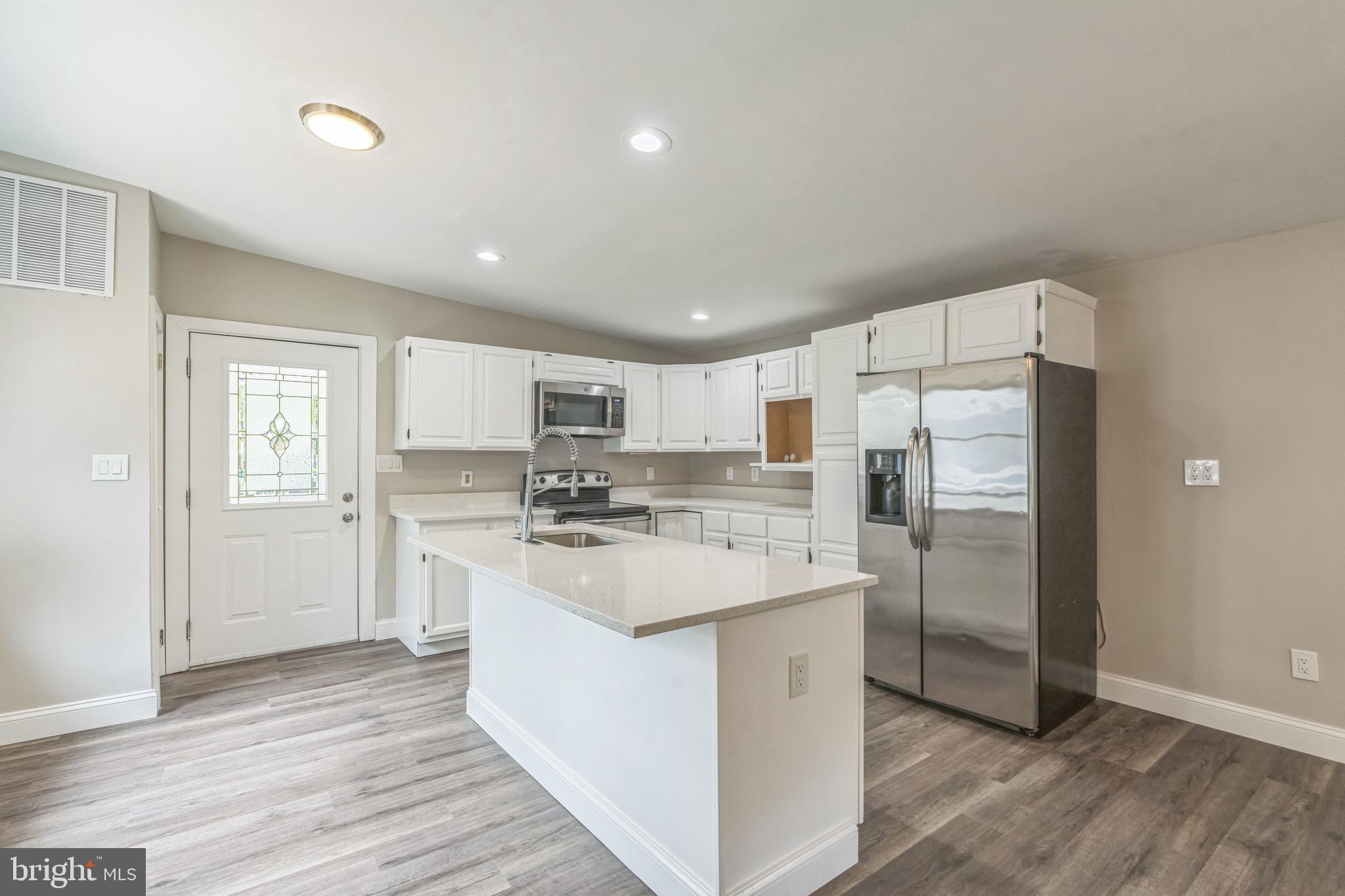 SYLVAN VIEW ON MAGOTHY - Residential