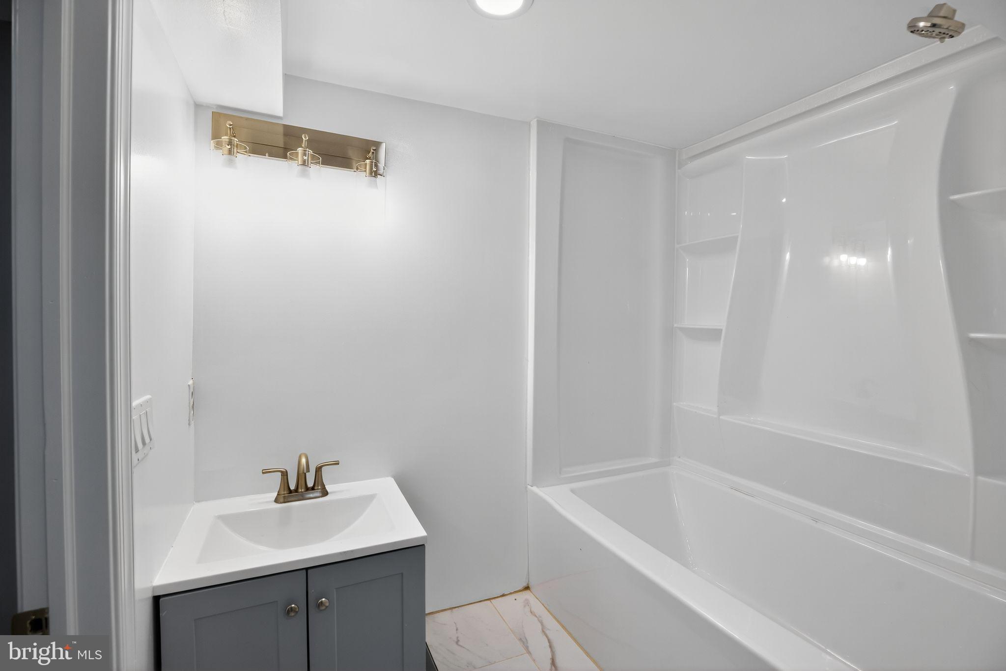 SYLVAN VIEW ON MAGOTHY - Residential