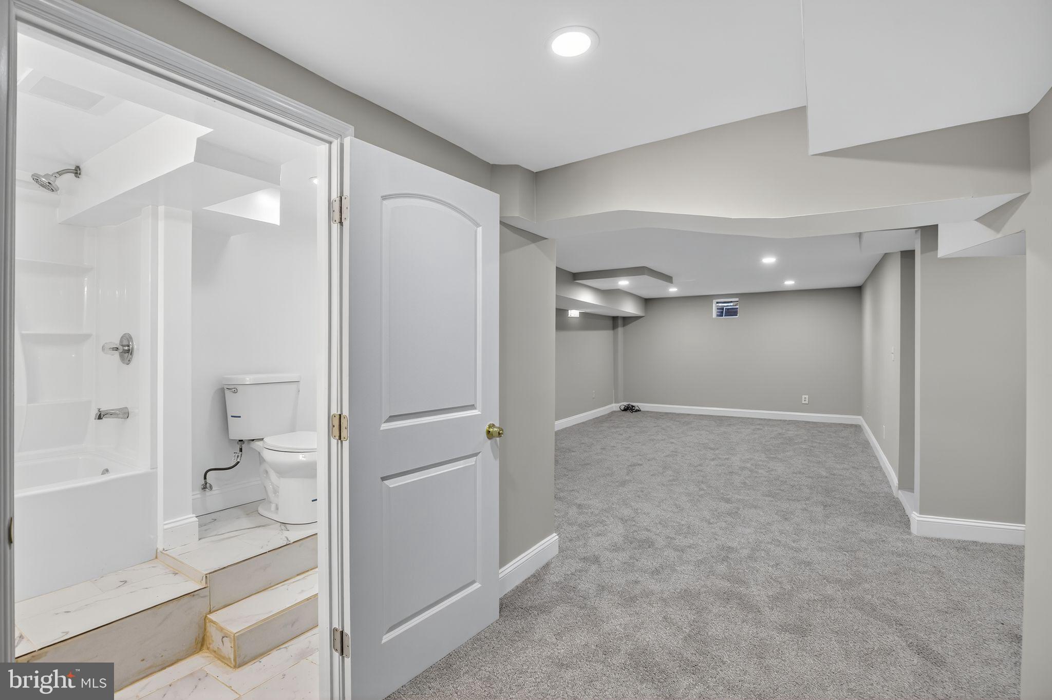 SYLVAN VIEW ON MAGOTHY - Residential