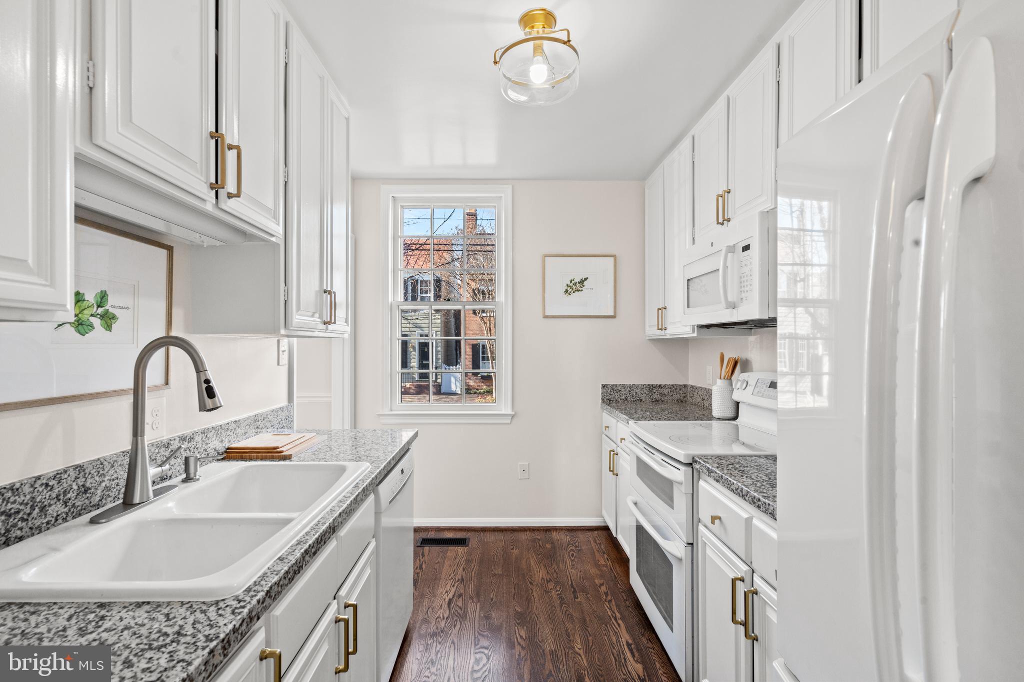 OLD TOWN ALEXANDRIA - Residential