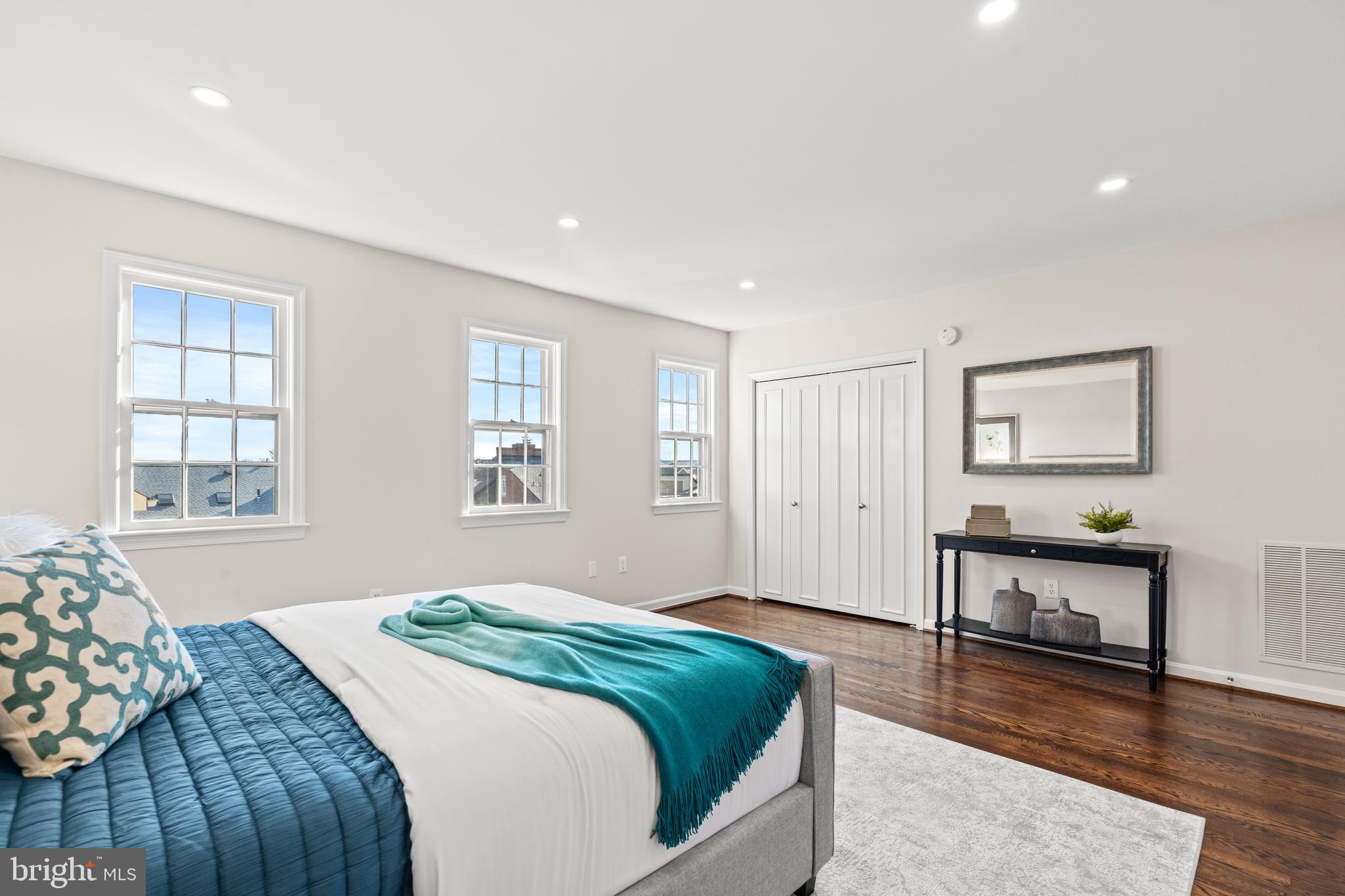 OLD TOWN ALEXANDRIA - Residential