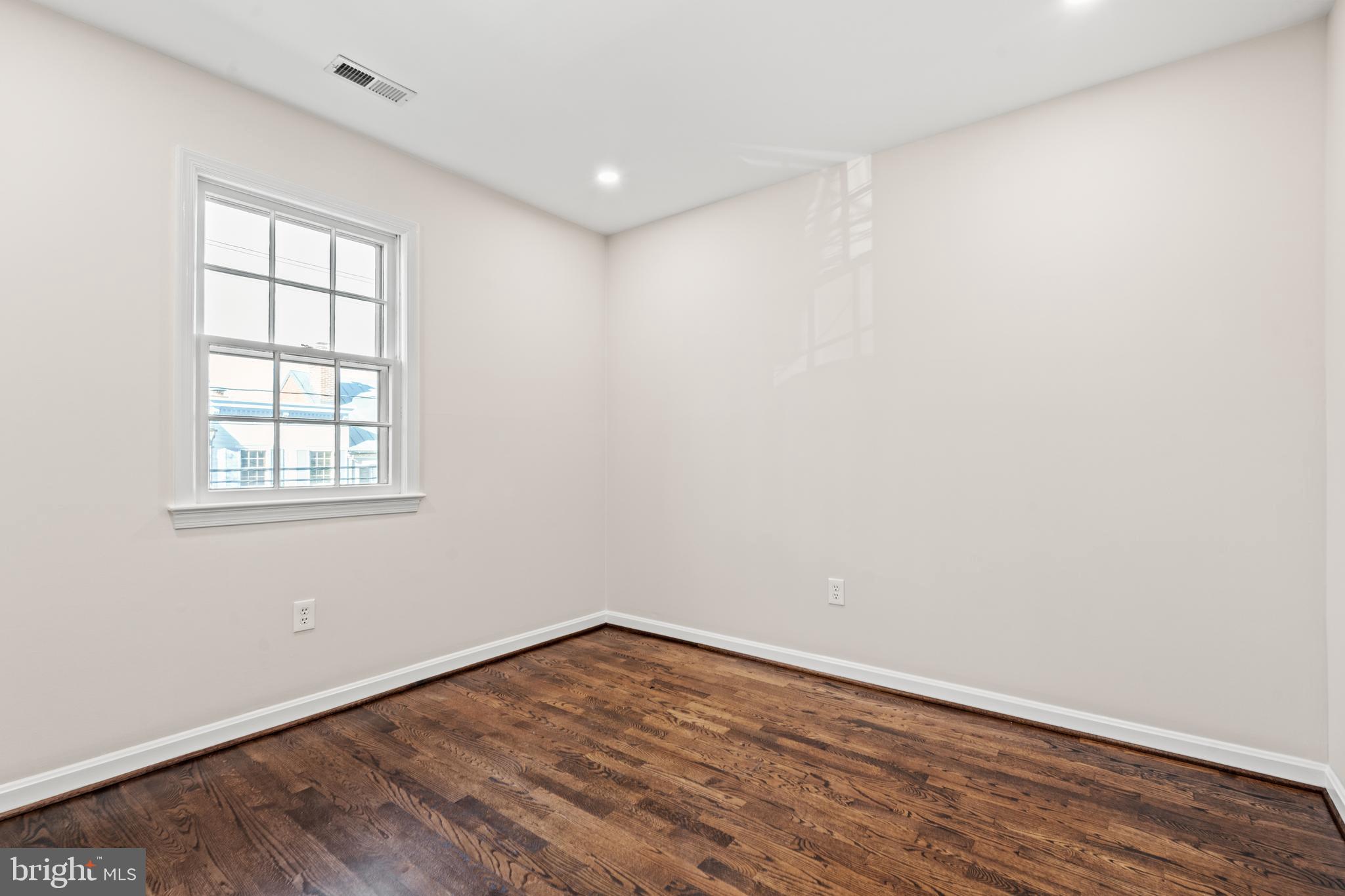 OLD TOWN ALEXANDRIA - Residential