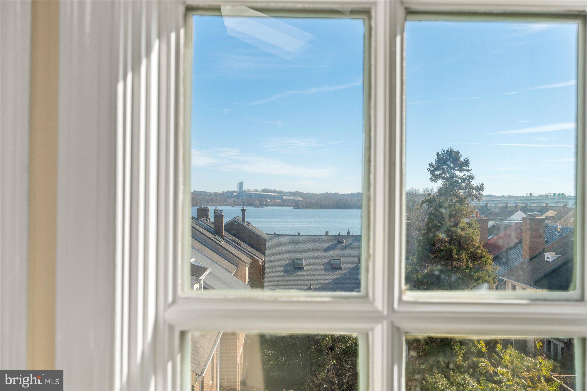 OLD TOWN ALEXANDRIA - Residential