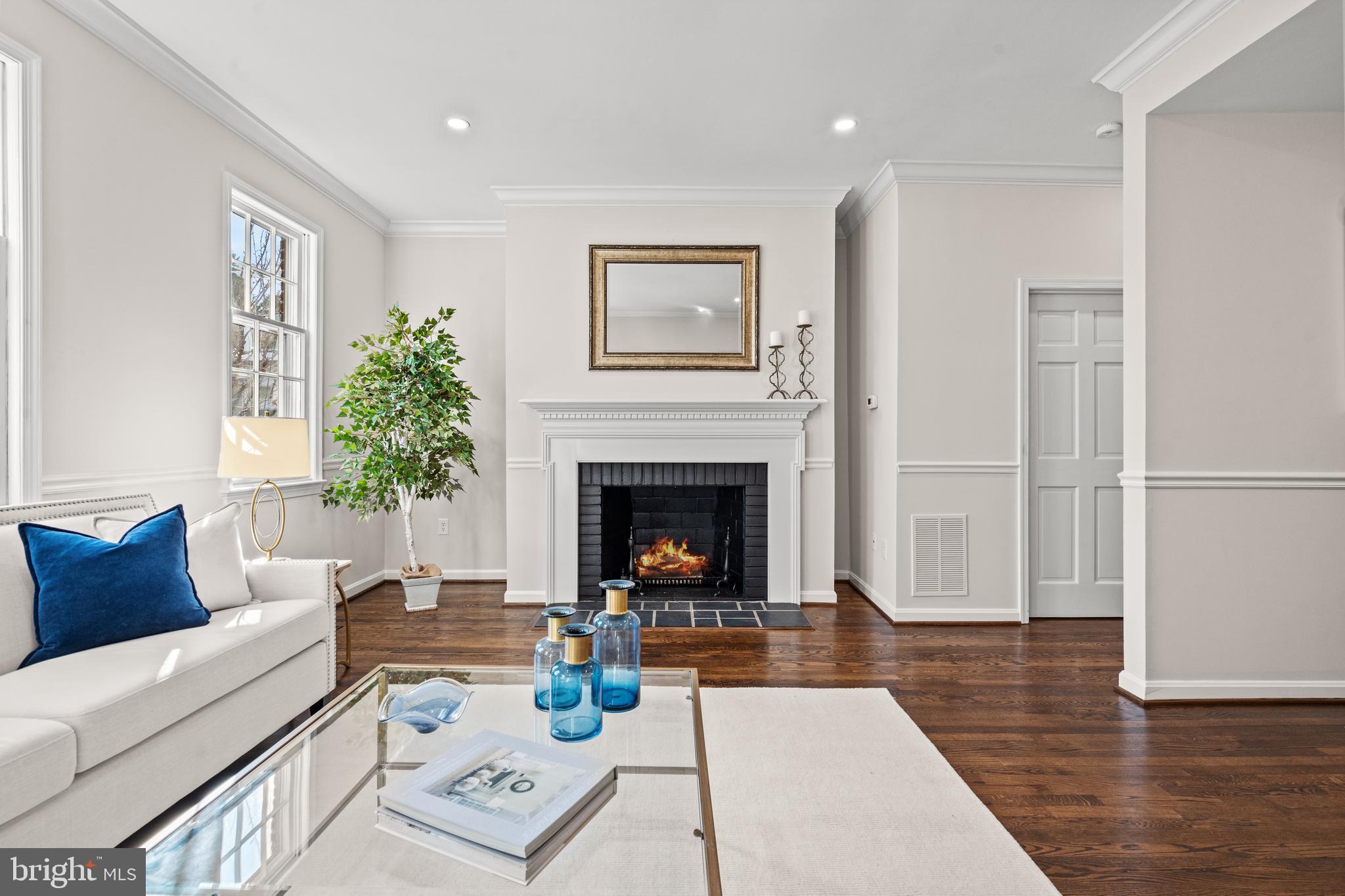 OLD TOWN ALEXANDRIA - Residential