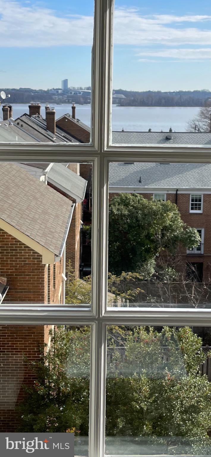 OLD TOWN ALEXANDRIA - Residential