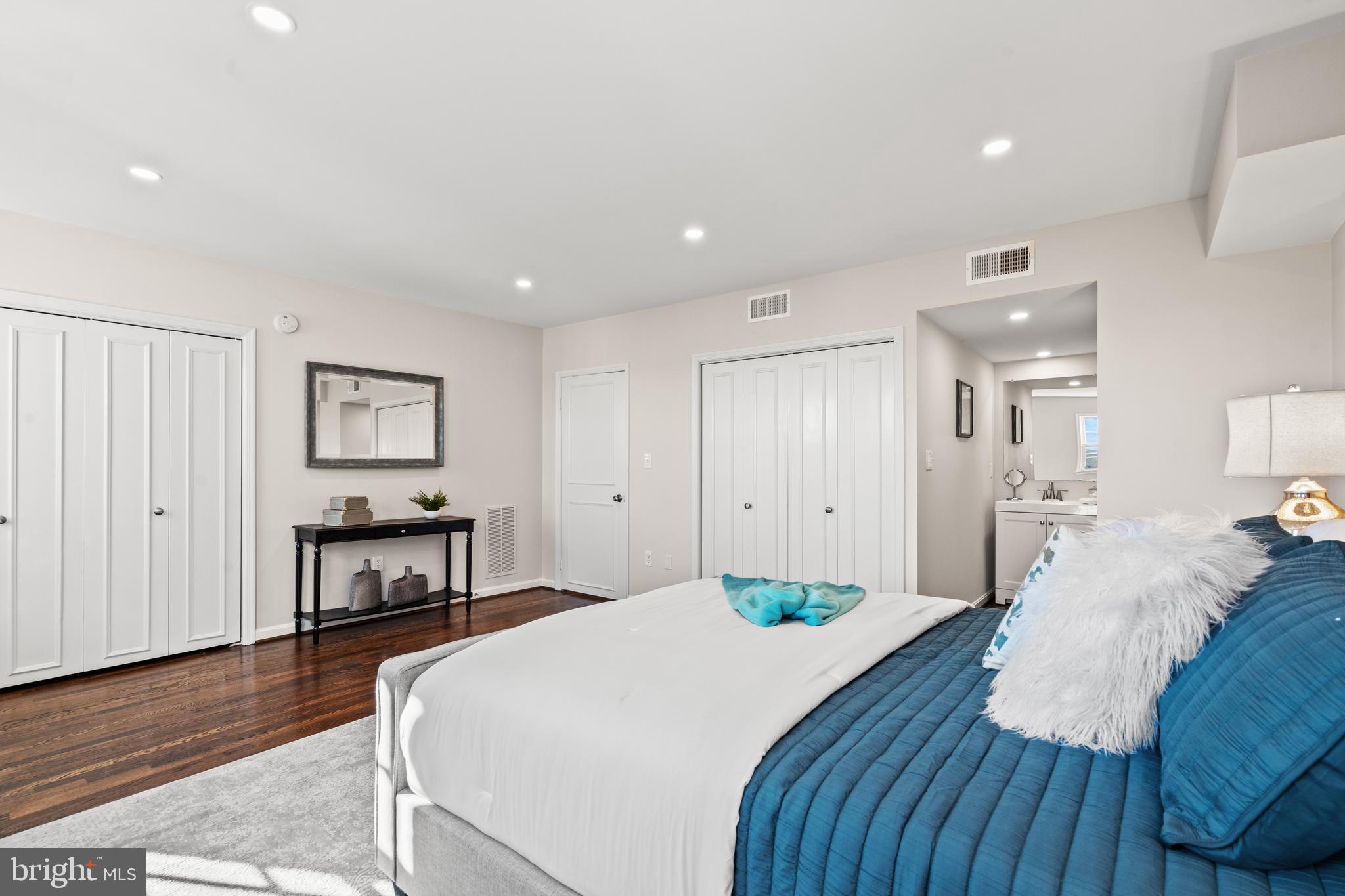 OLD TOWN ALEXANDRIA - Residential