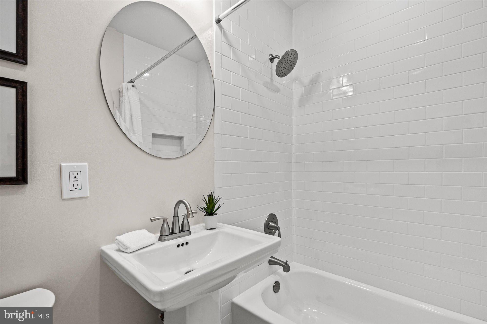 OLD TOWN ALEXANDRIA - Residential