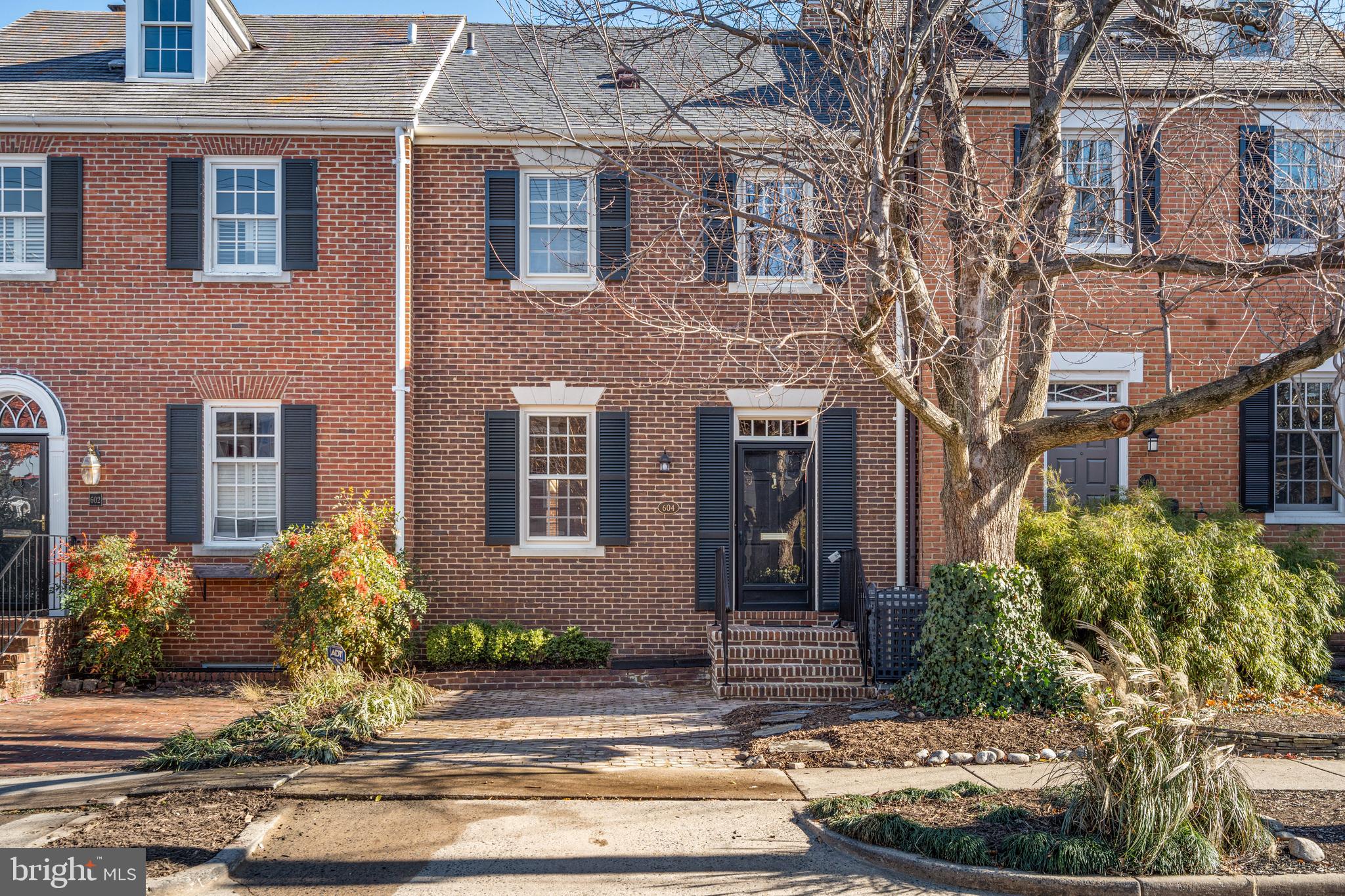 OLD TOWN ALEXANDRIA - Residential