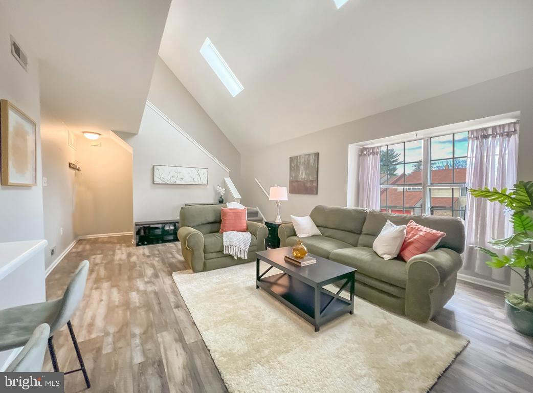 VILLAS OF MIDDLETO - Residential