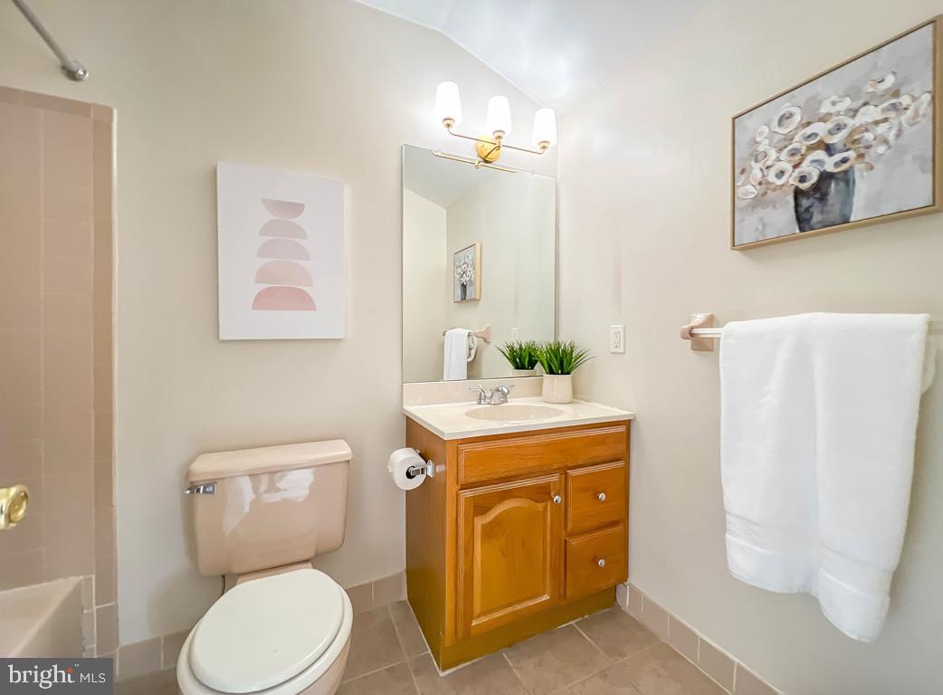 VILLAS OF MIDDLETO - Residential