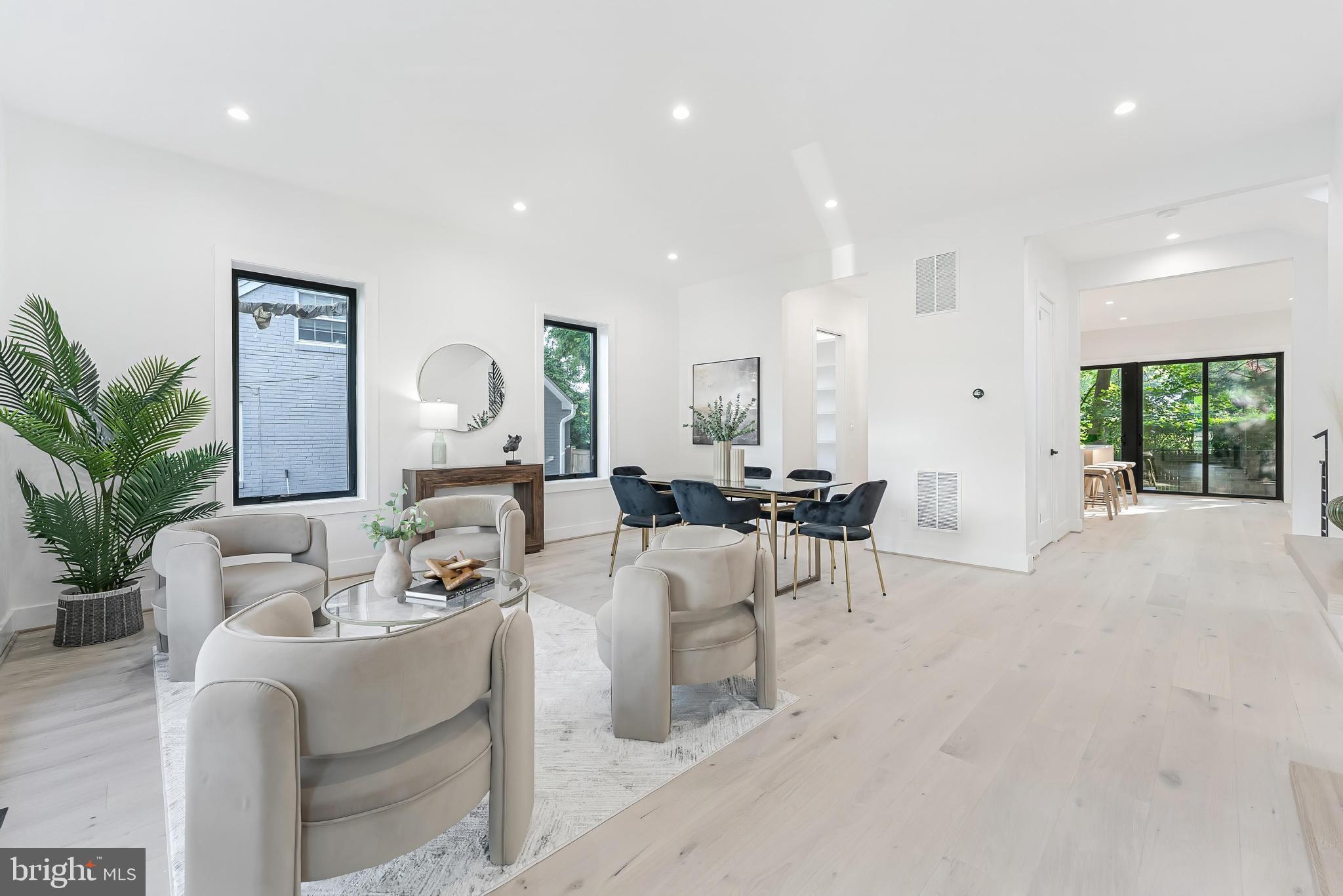 SUMMIT VEITCH - Residential