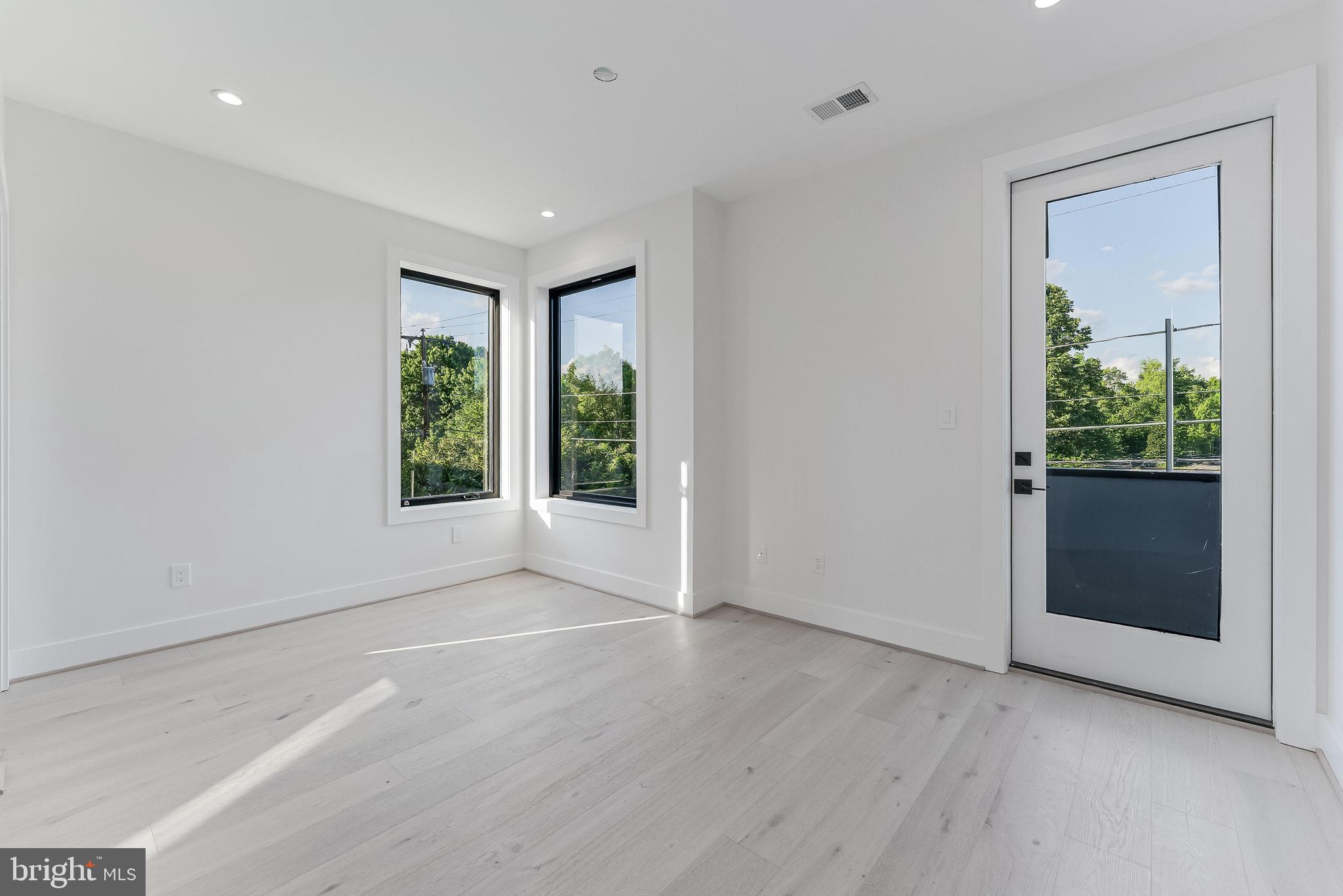 SUMMIT VEITCH - Residential