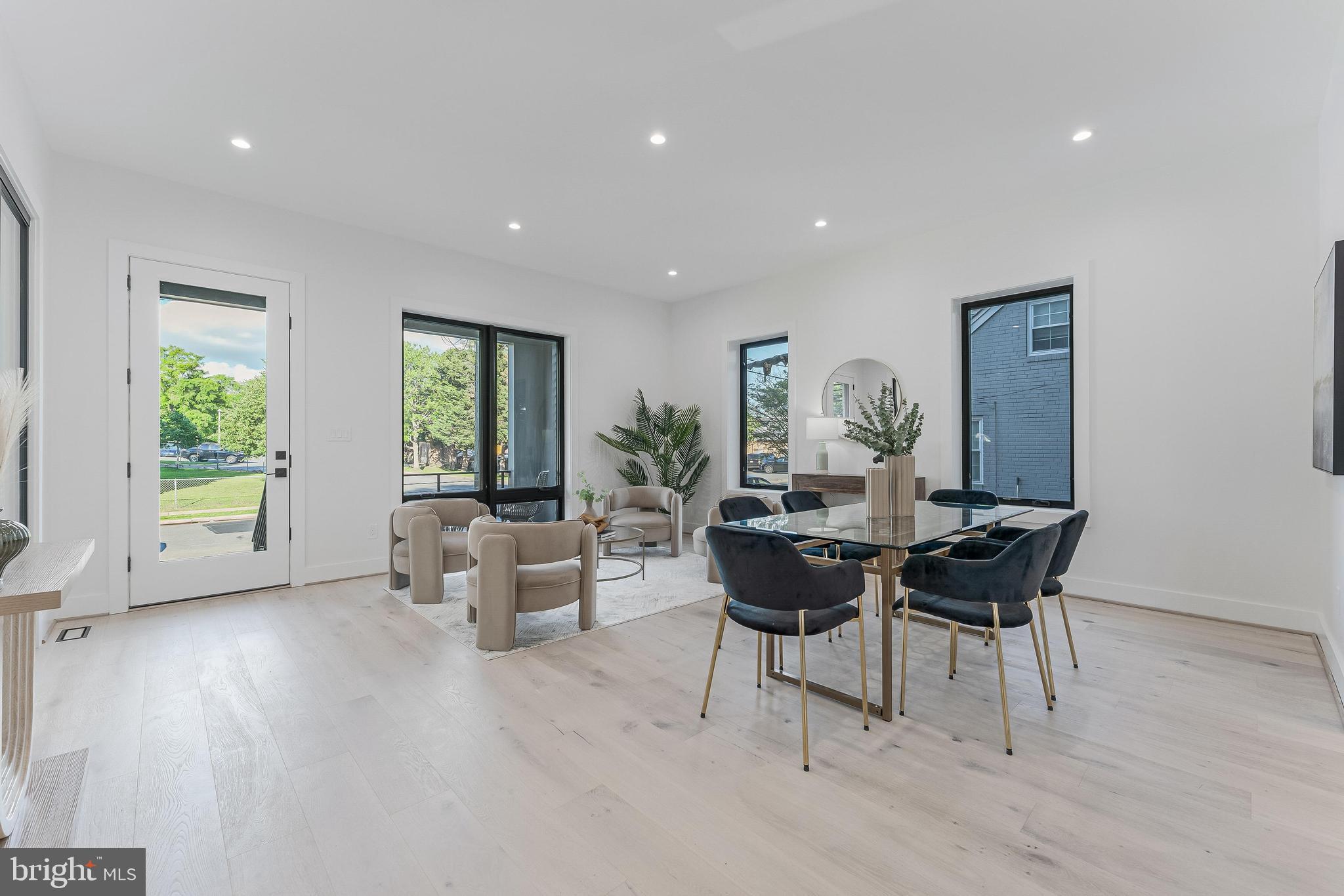 SUMMIT VEITCH - Residential