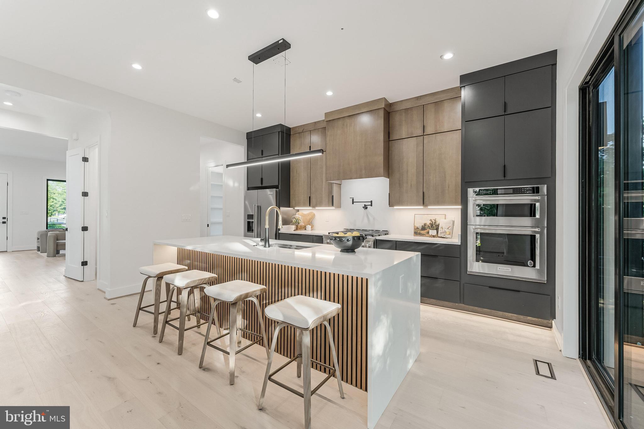 SUMMIT VEITCH - Residential