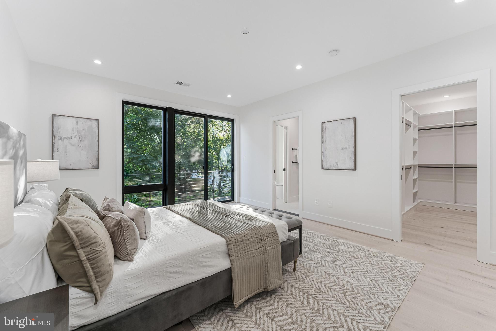 SUMMIT VEITCH - Residential