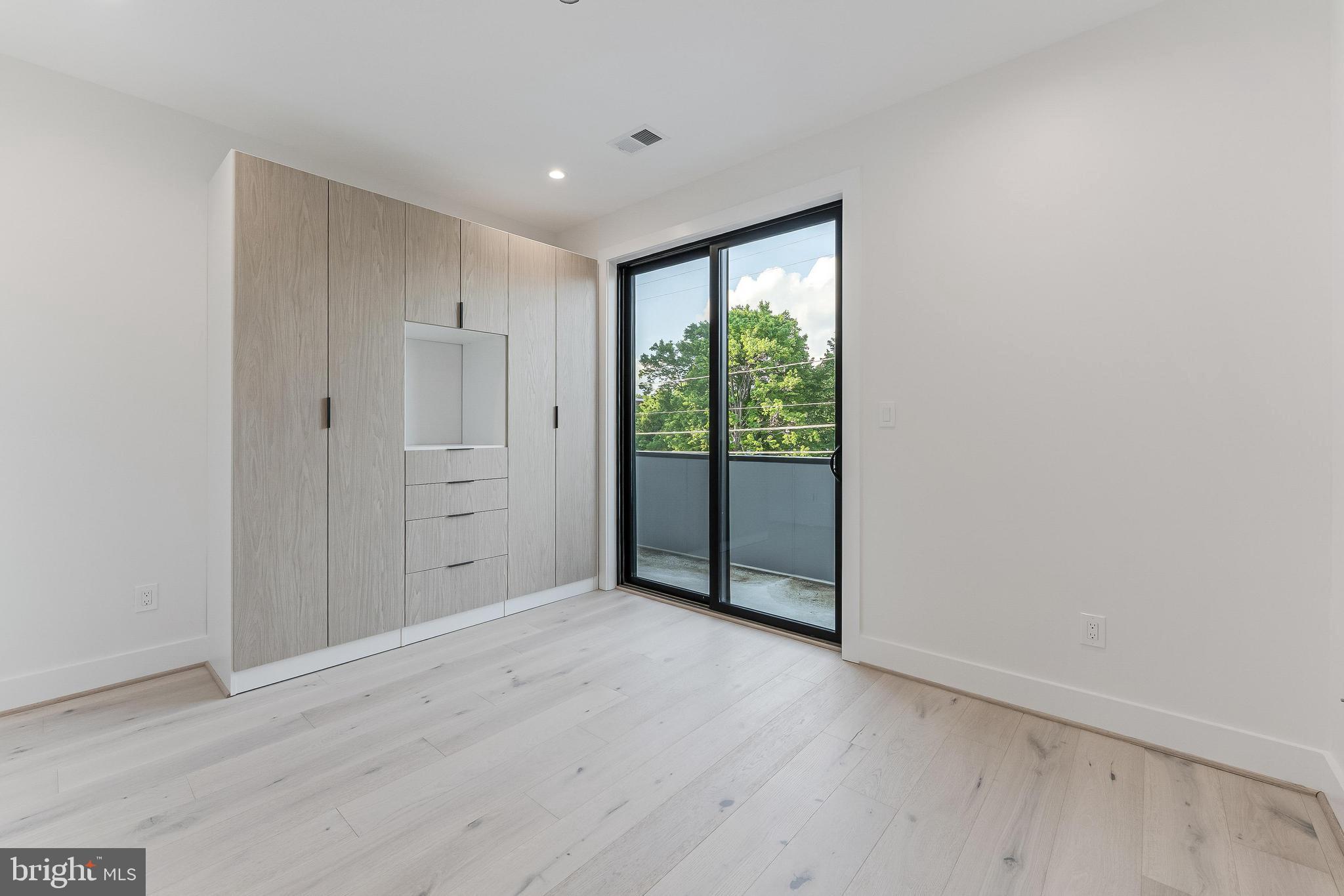 SUMMIT VEITCH - Residential