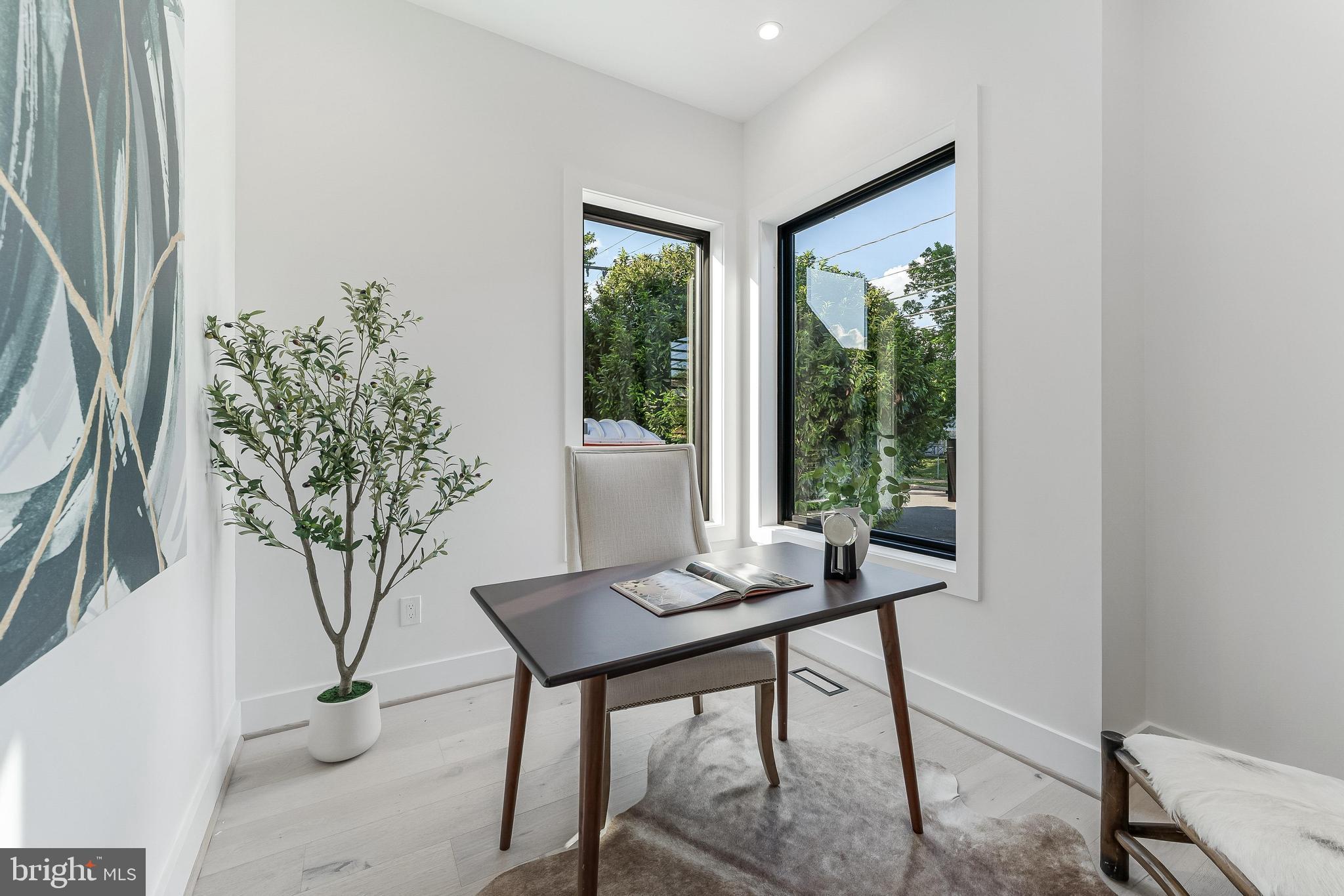 SUMMIT VEITCH - Residential