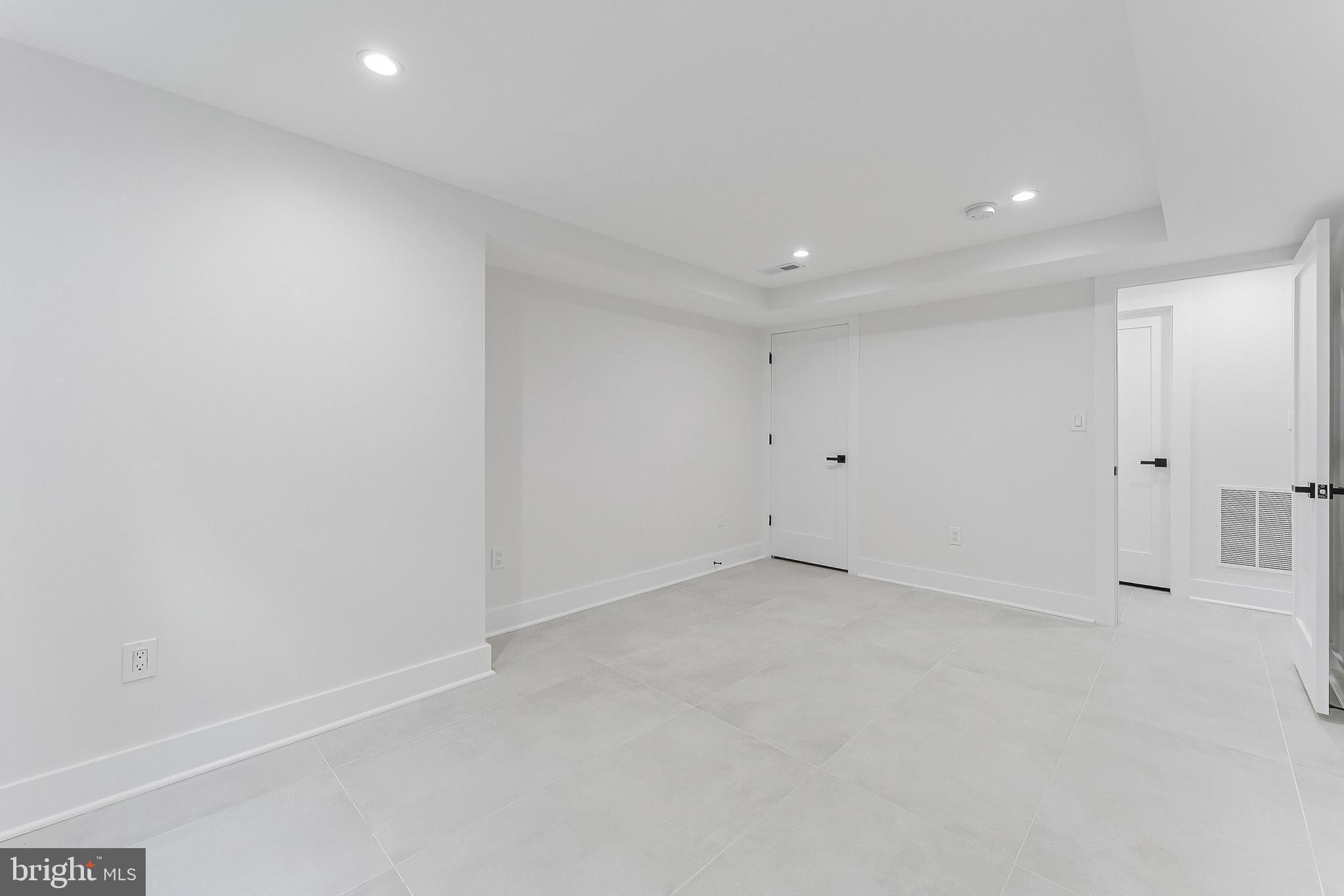 SUMMIT VEITCH - Residential