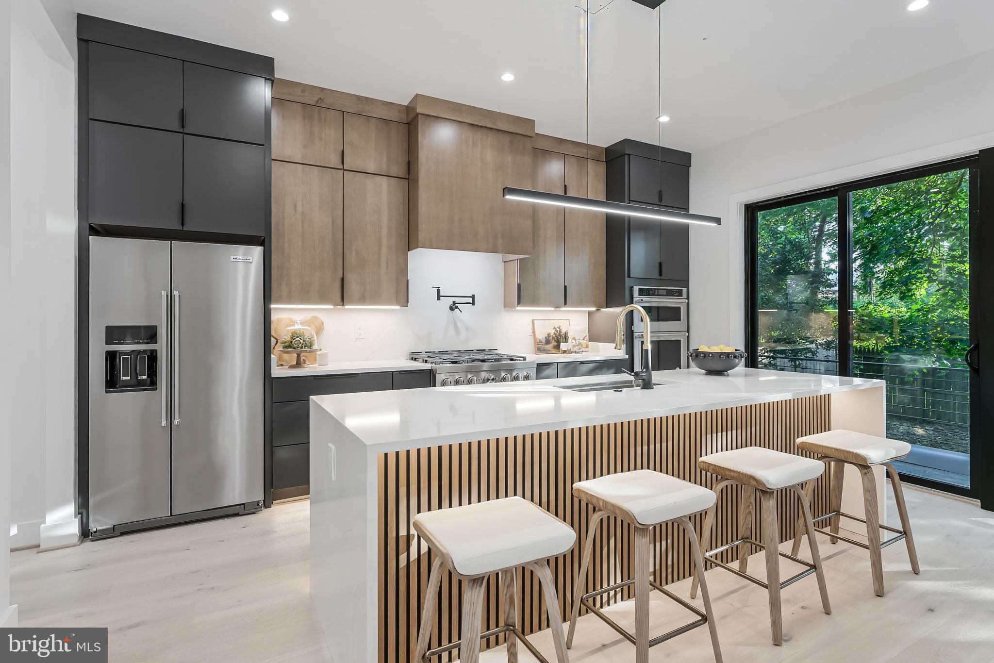 SUMMIT VEITCH - Residential