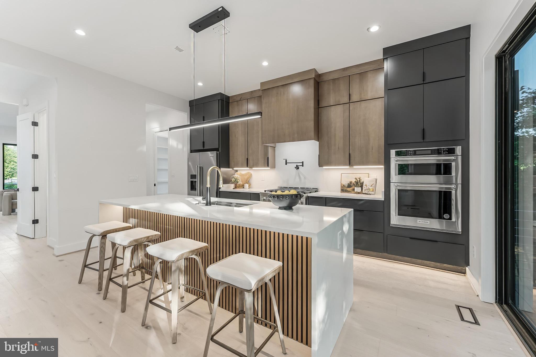 SUMMIT VEITCH - Residential