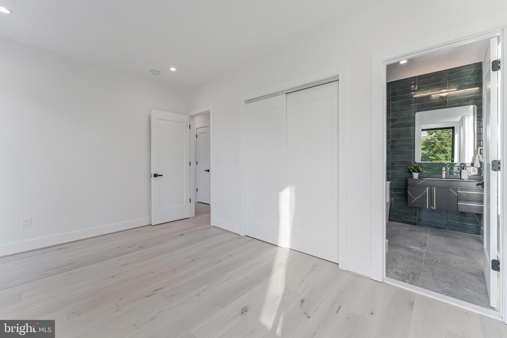 SUMMIT VEITCH - Residential