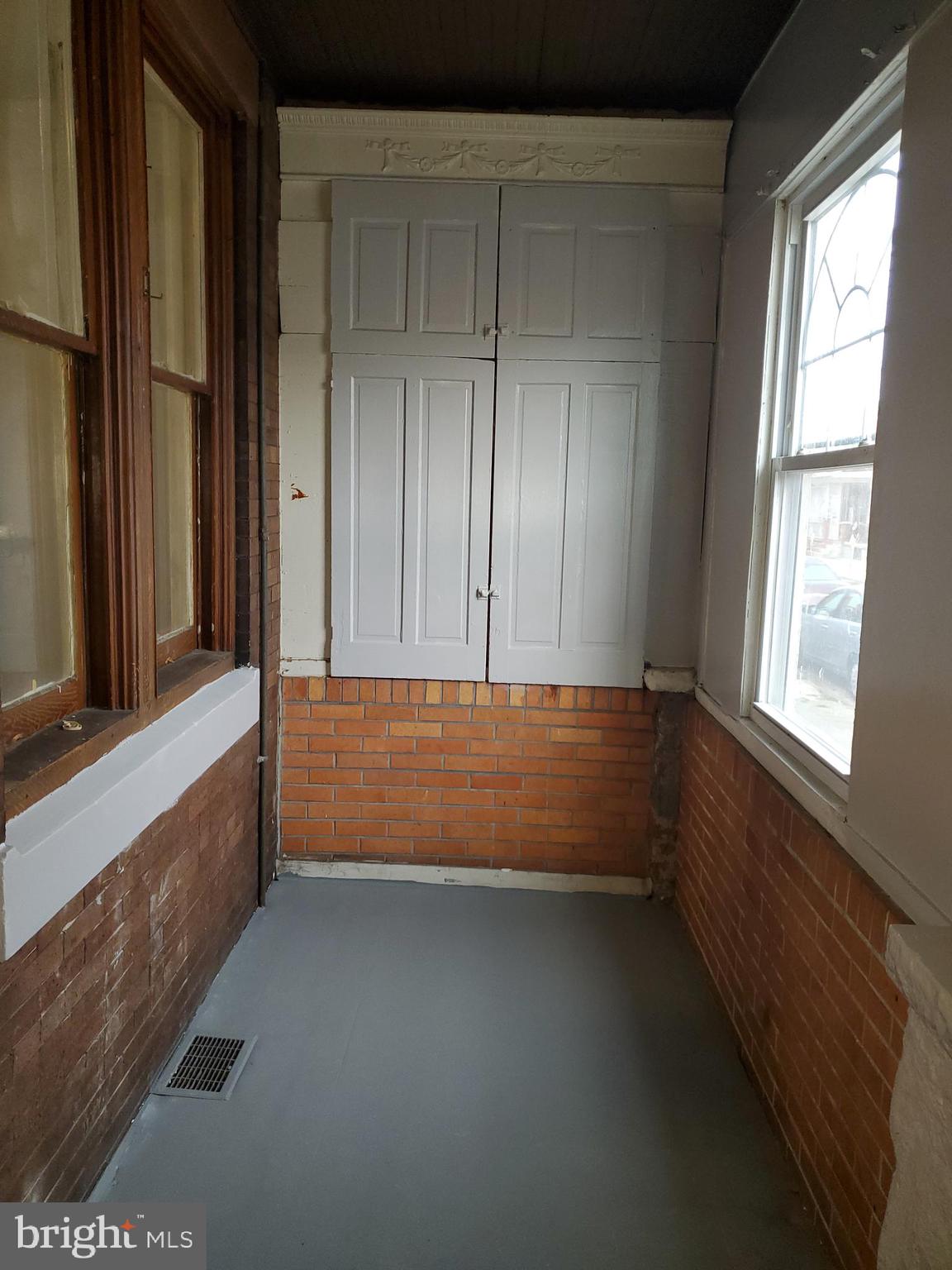 KENSINGTON - Residential Lease