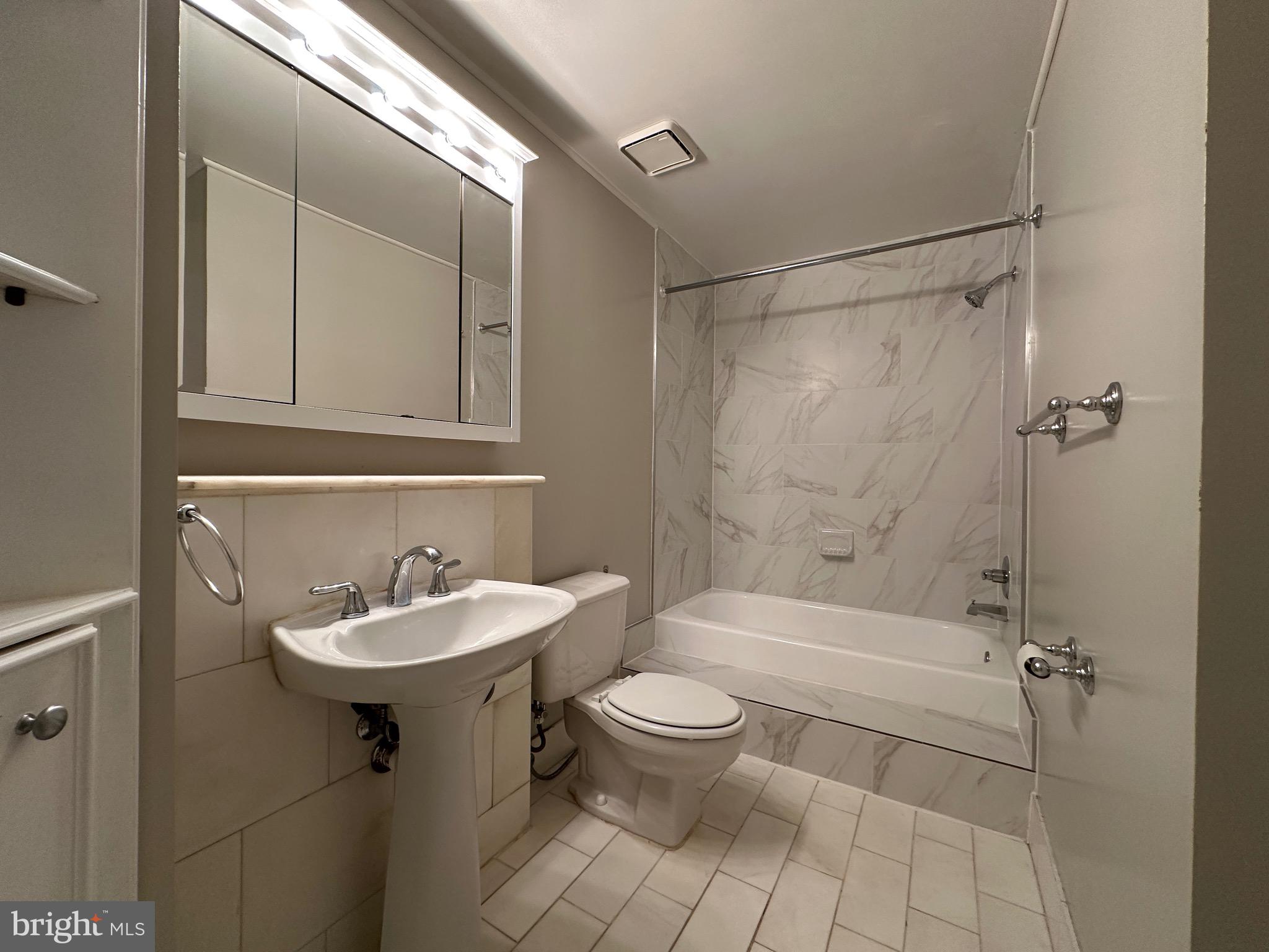 BELLA VISTA CONDOMINIUM - Residential Lease