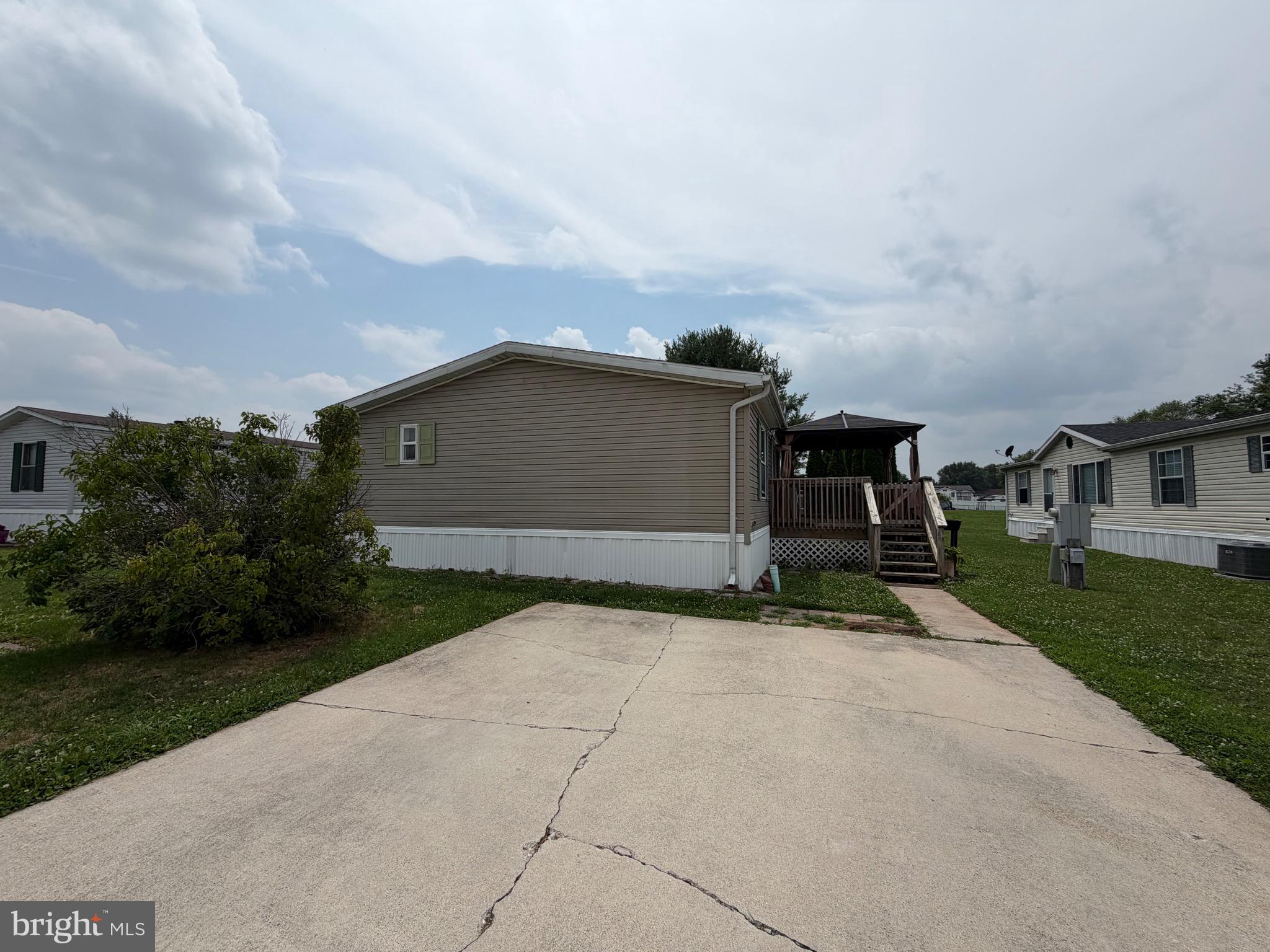 29 HAMPSHIRE DRIVE