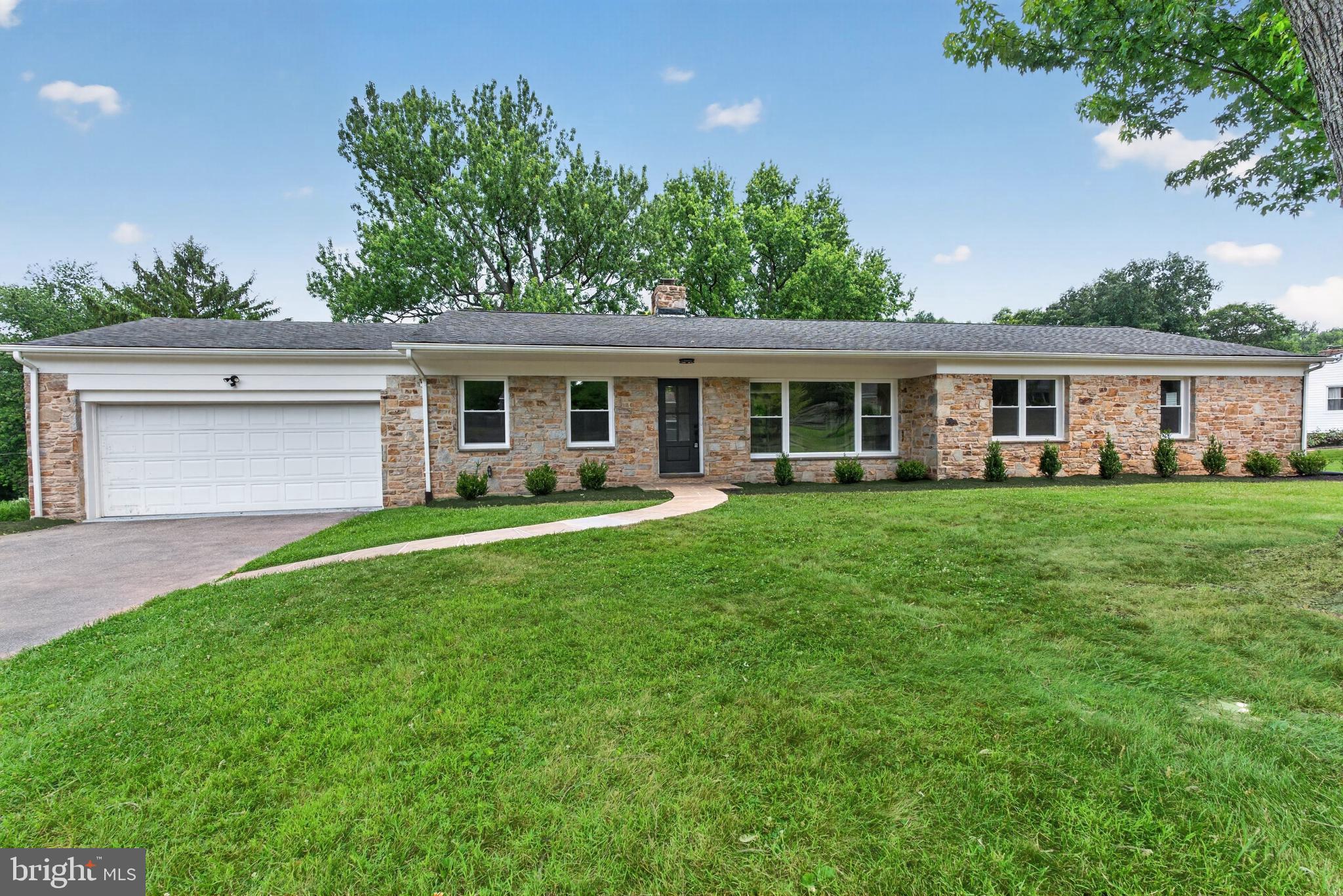 1127 GYPSY LANE W
