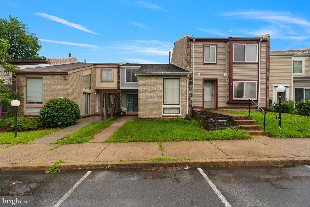 10805 VIOLET COURT