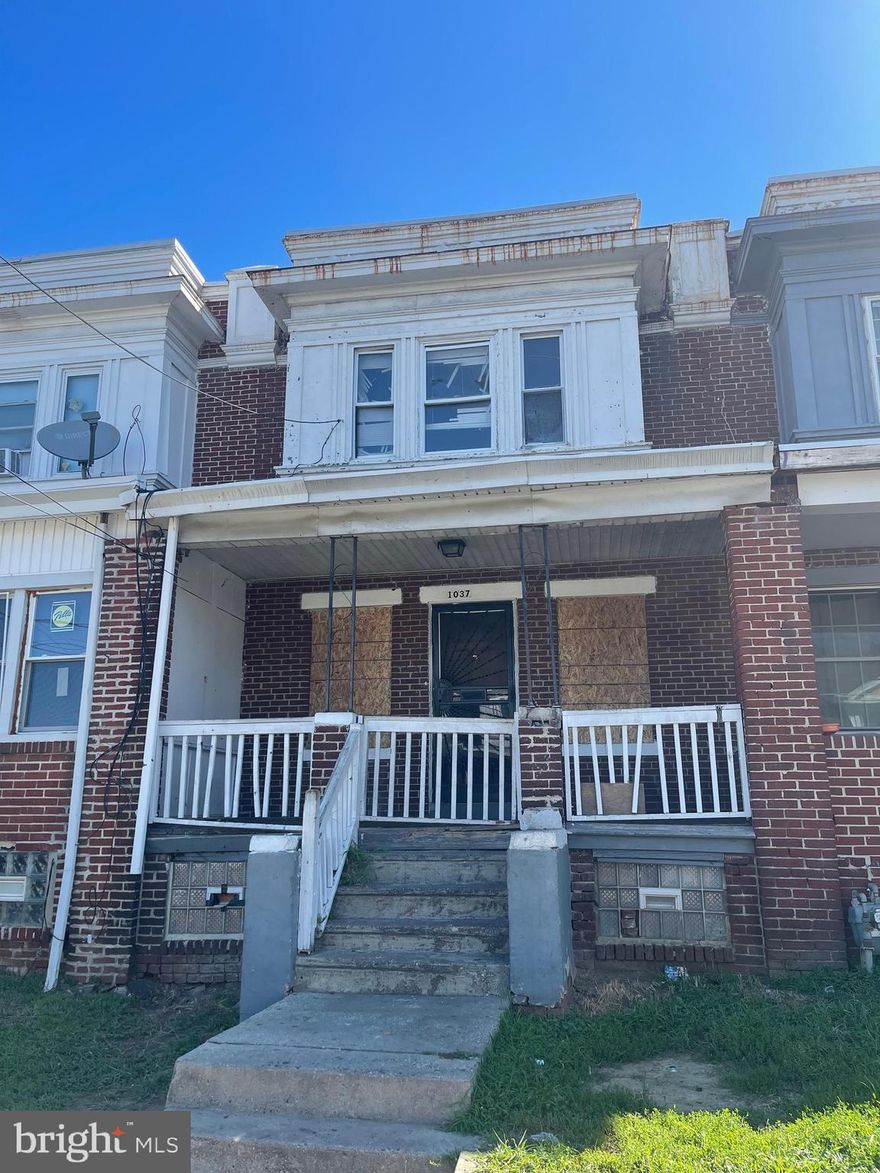 Investor Alert!! Newly cleaned out! 3 bedroom brick with covered front porch, large eat in kitchen, handicap accessible shower/ bath, fenced rear yard.  Ready for you to come in, renovate and live or rent.   Being sold in as-is condition.