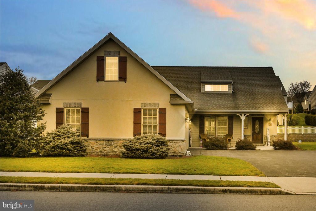 Photo of 923 CAMBRIDGE DR, MANHEIM, PA 17545 (MLS # PALA2029606)