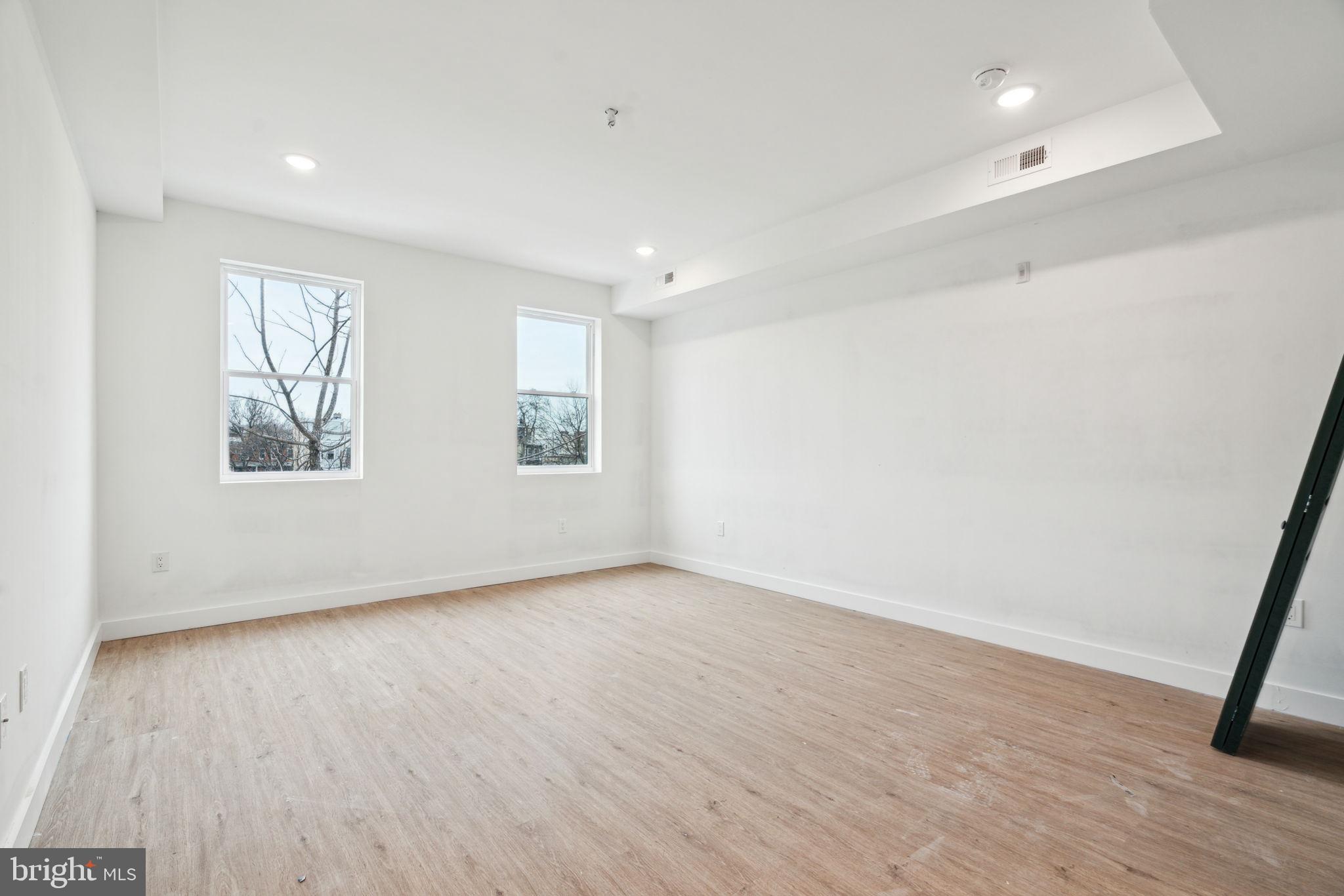 BELMONT - Residential Lease