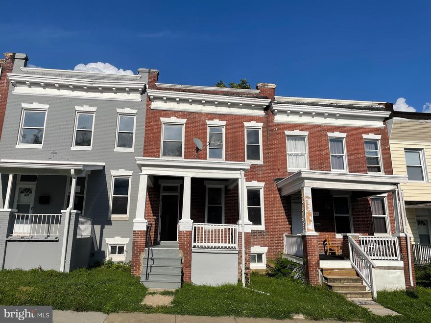 Add another rental unit to your portfolio or perfect starter home
Move in condition 
Well maintained and tons of upgrades
It is a perfect property for a renovation project as well
Hurry it wont last long
Bring your offers
HUGE PRICE REDUCTION Priced to sell fast