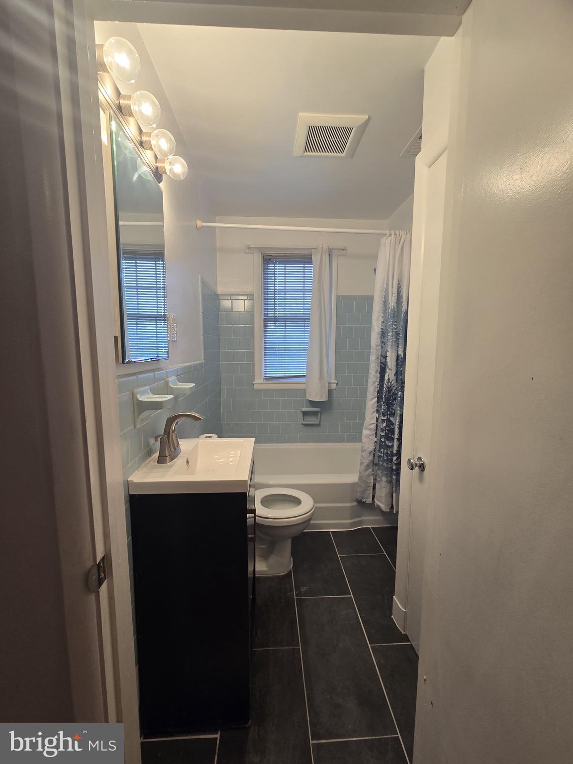 CHESTNUT HILL - Residential Lease