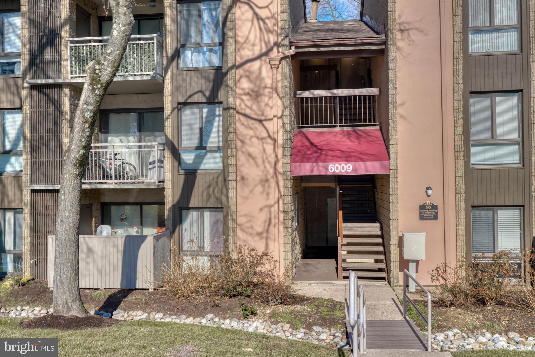 VILLAGE OF LONG REACH - Residential