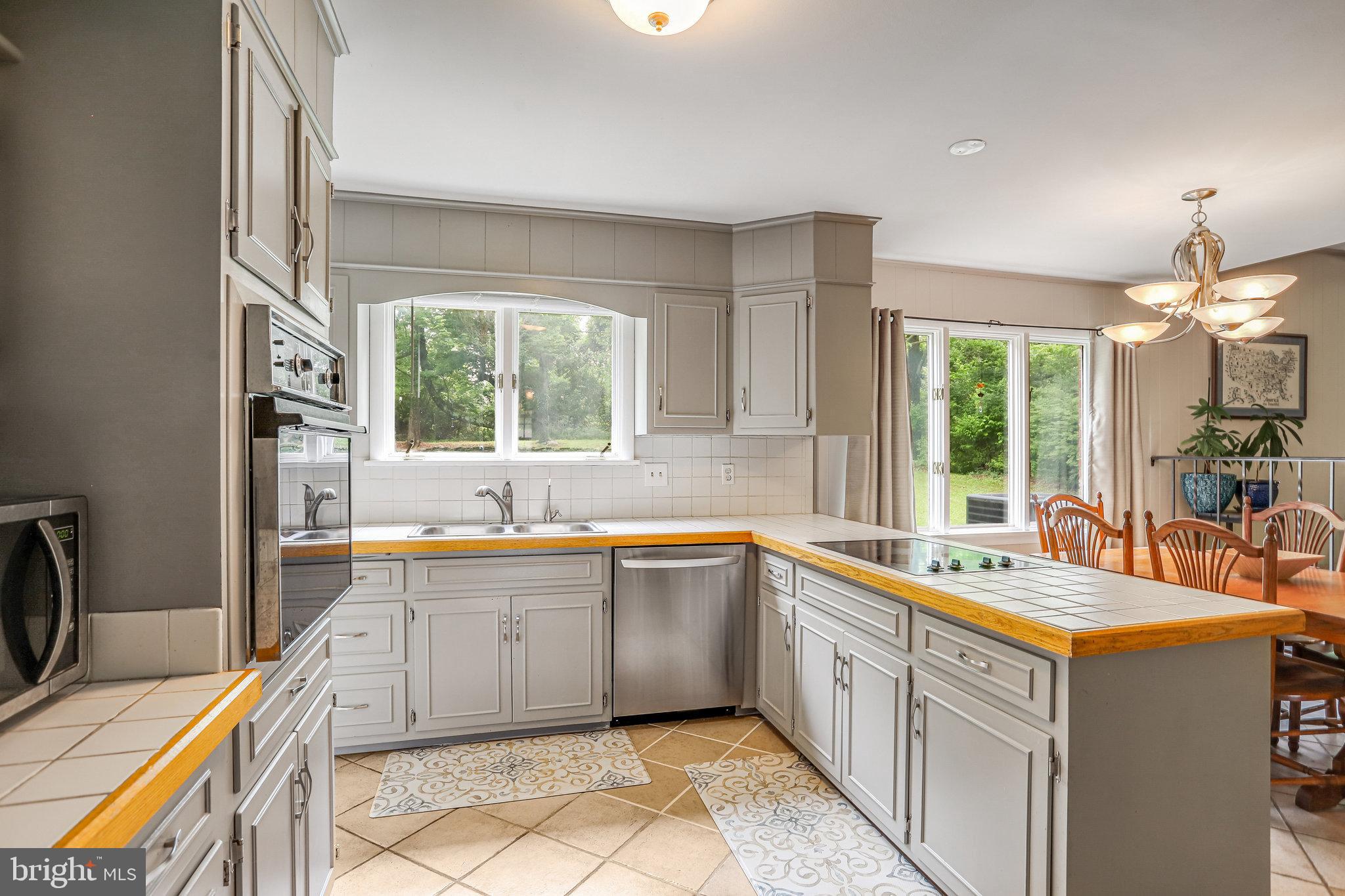 MEADOWCREST - Residential