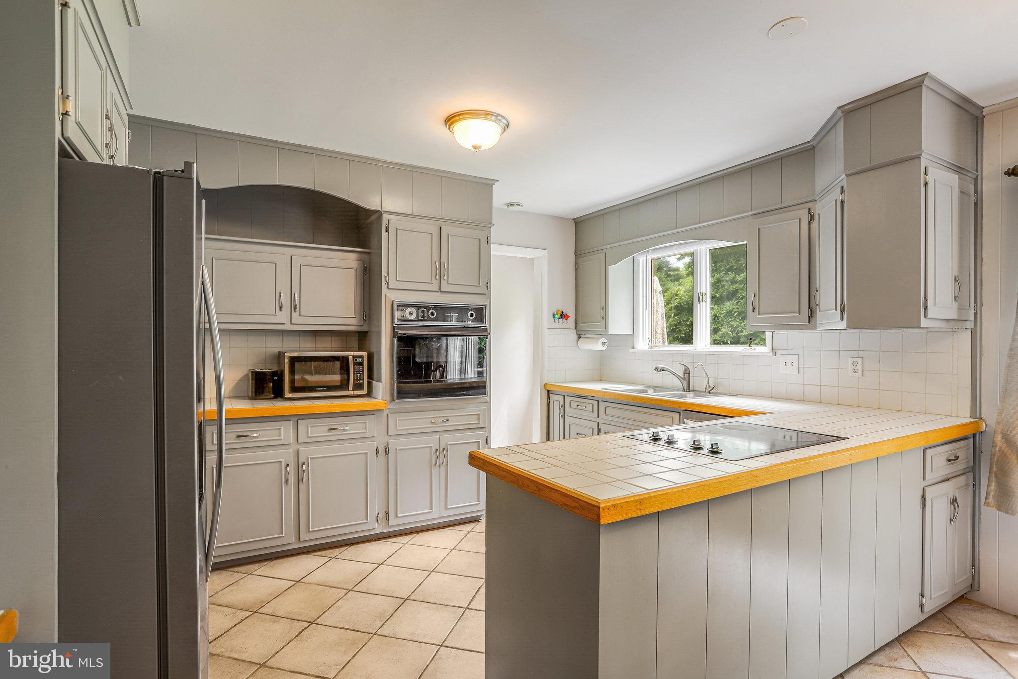 MEADOWCREST - Residential