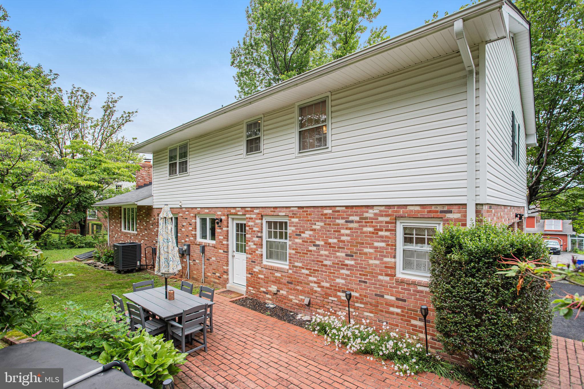 MEADOWCREST - Residential