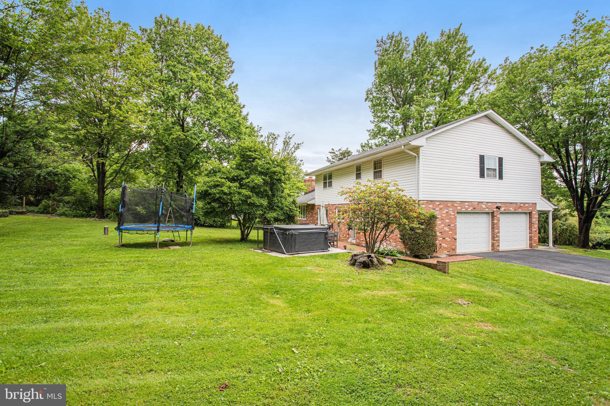 MEADOWCREST - Residential