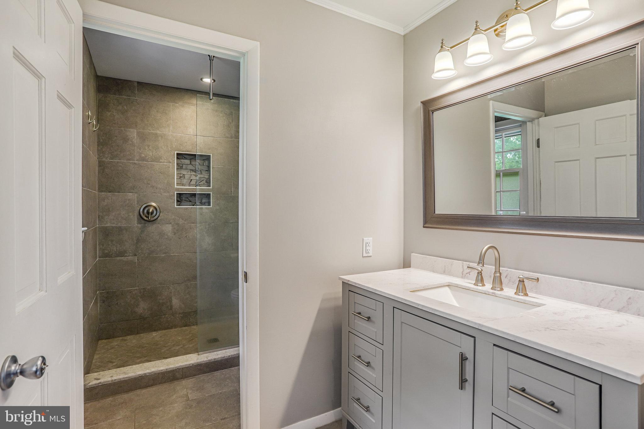 MEADOWCREST - Residential