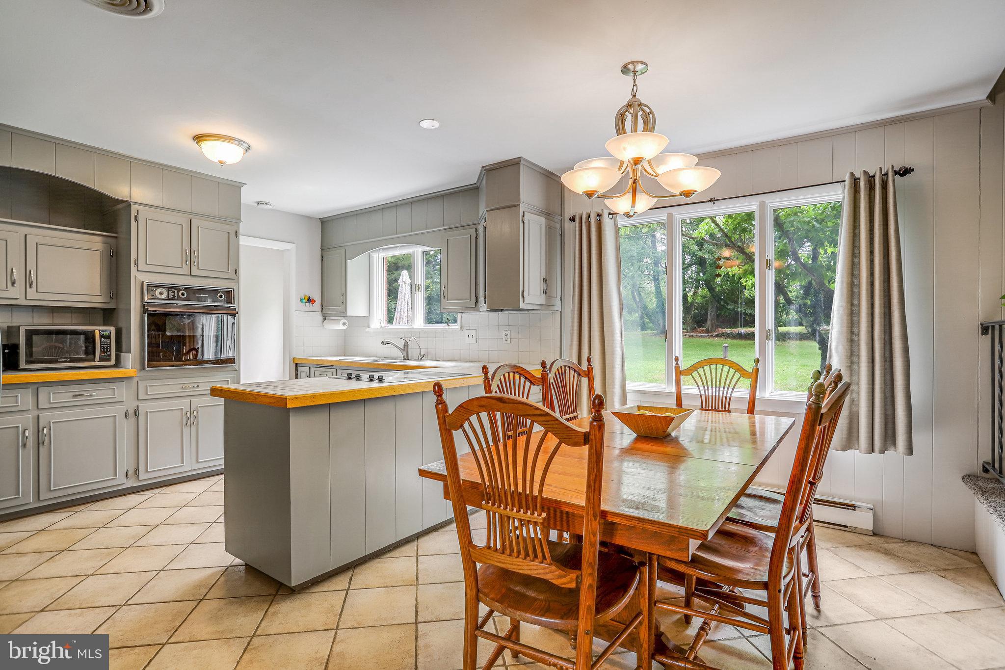 MEADOWCREST - Residential