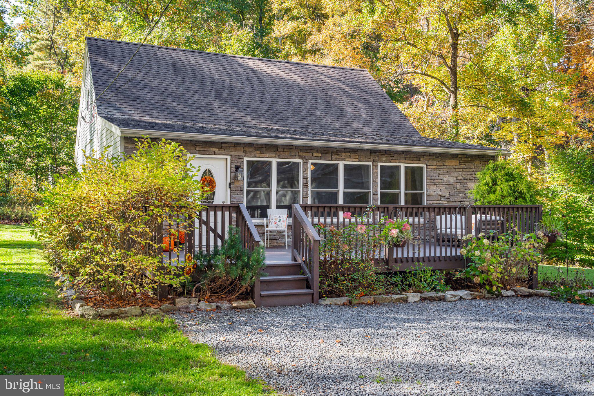 71 HICKORY LANE