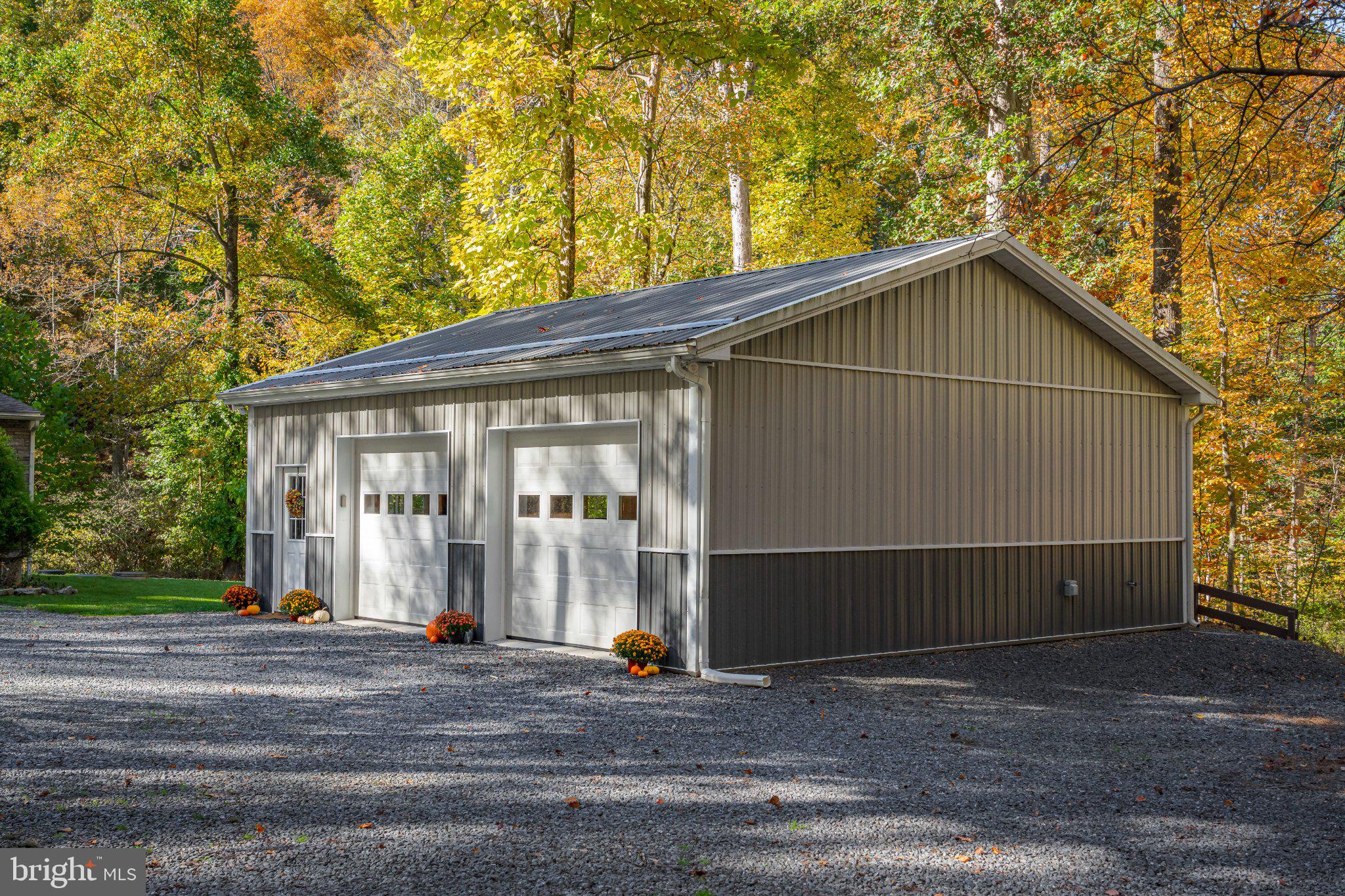 71 HICKORY LANE