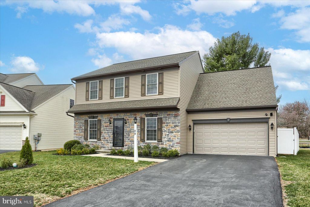 Photo of 49 Hamlet Circle, MECHANICSBURG, PA 17050 (MLS # PACB2050450)
